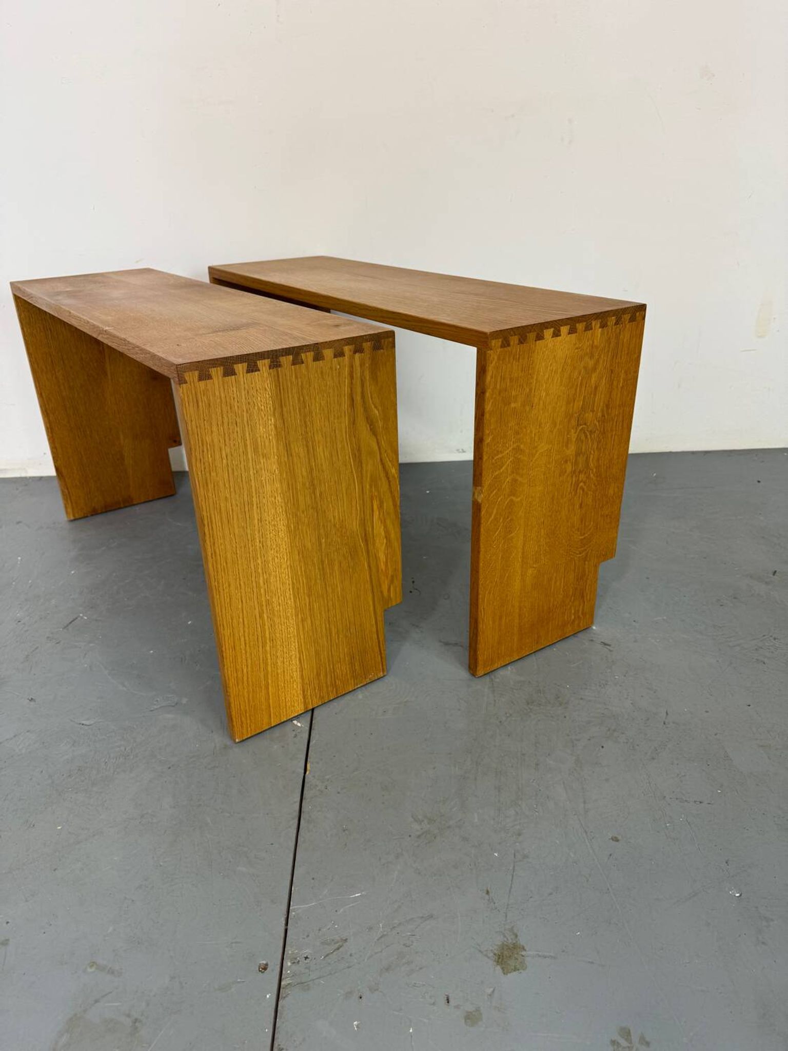 Magnifique banc d'entrée minimaliste en bois, de belle facture, années 1970
