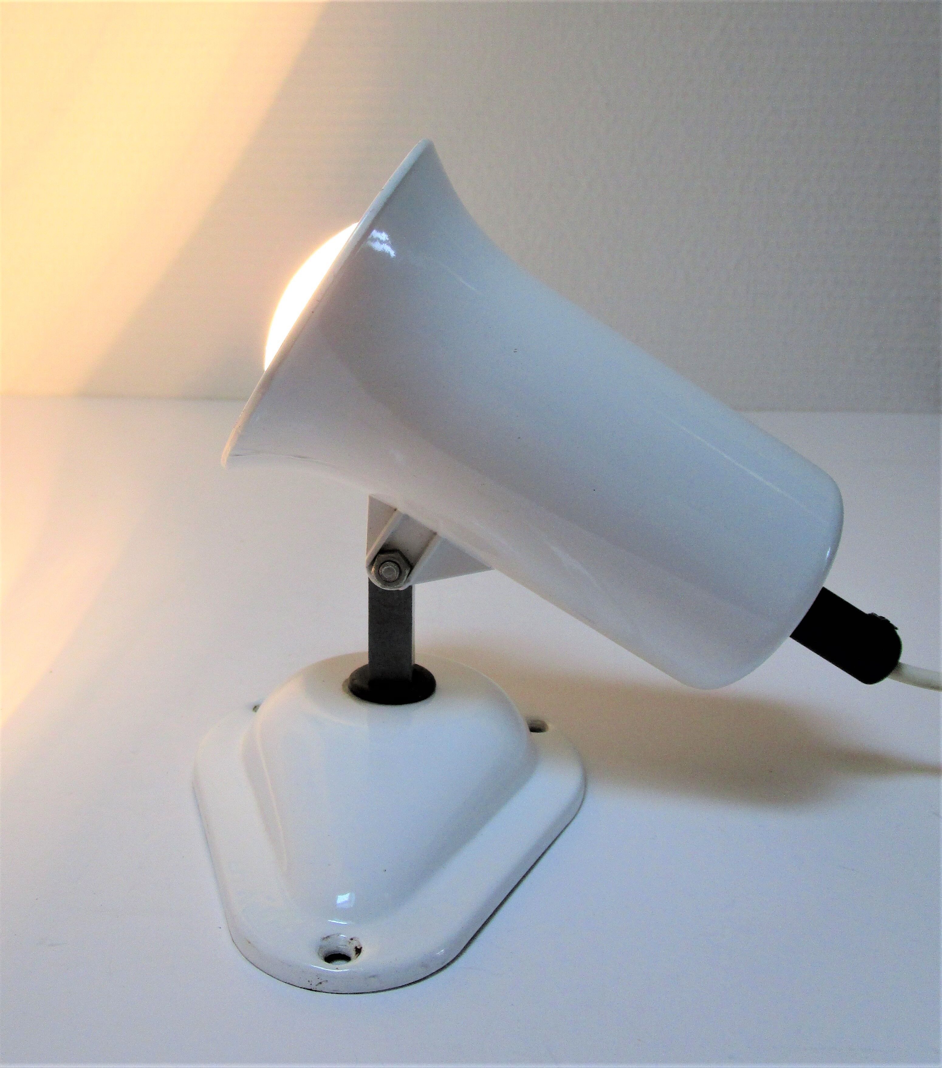 Adjustable wall lamp Lita metal lacquered white vintage design