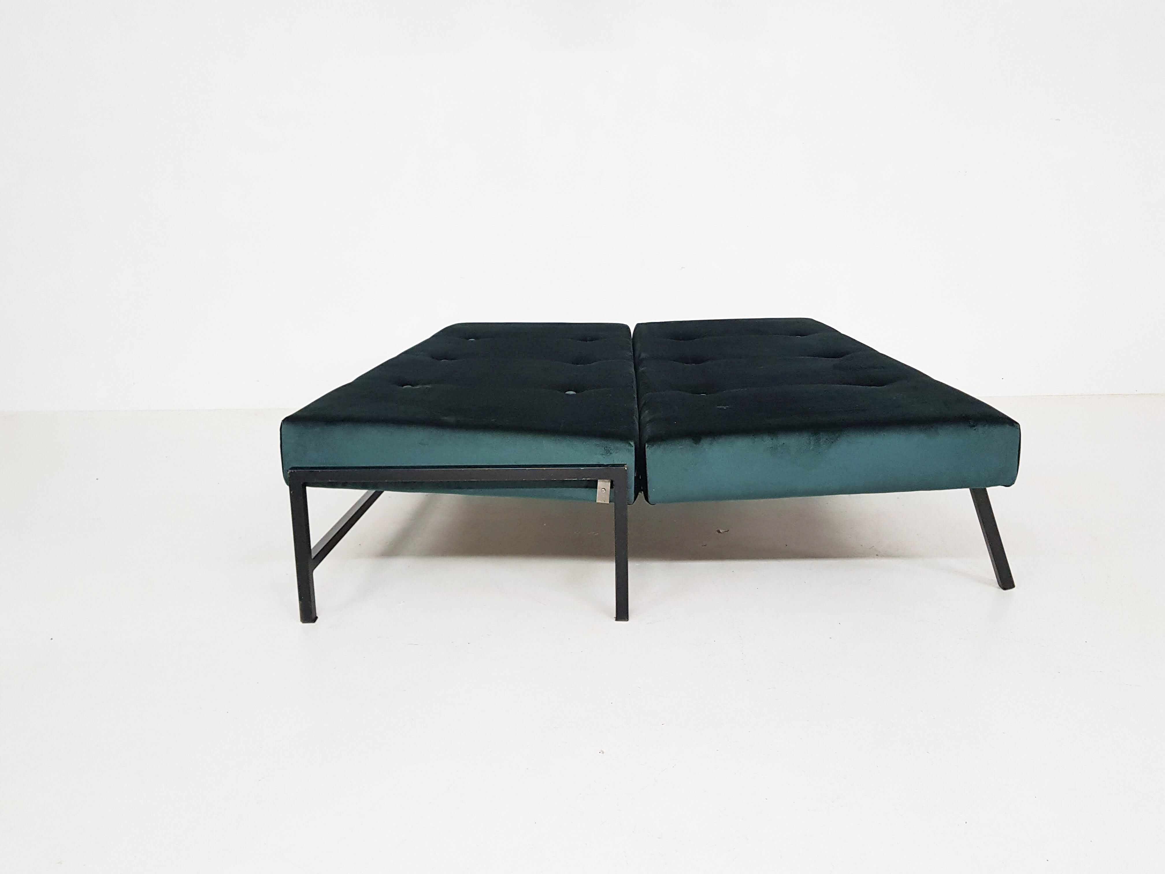 Green velvet daybed Netherlands 1950