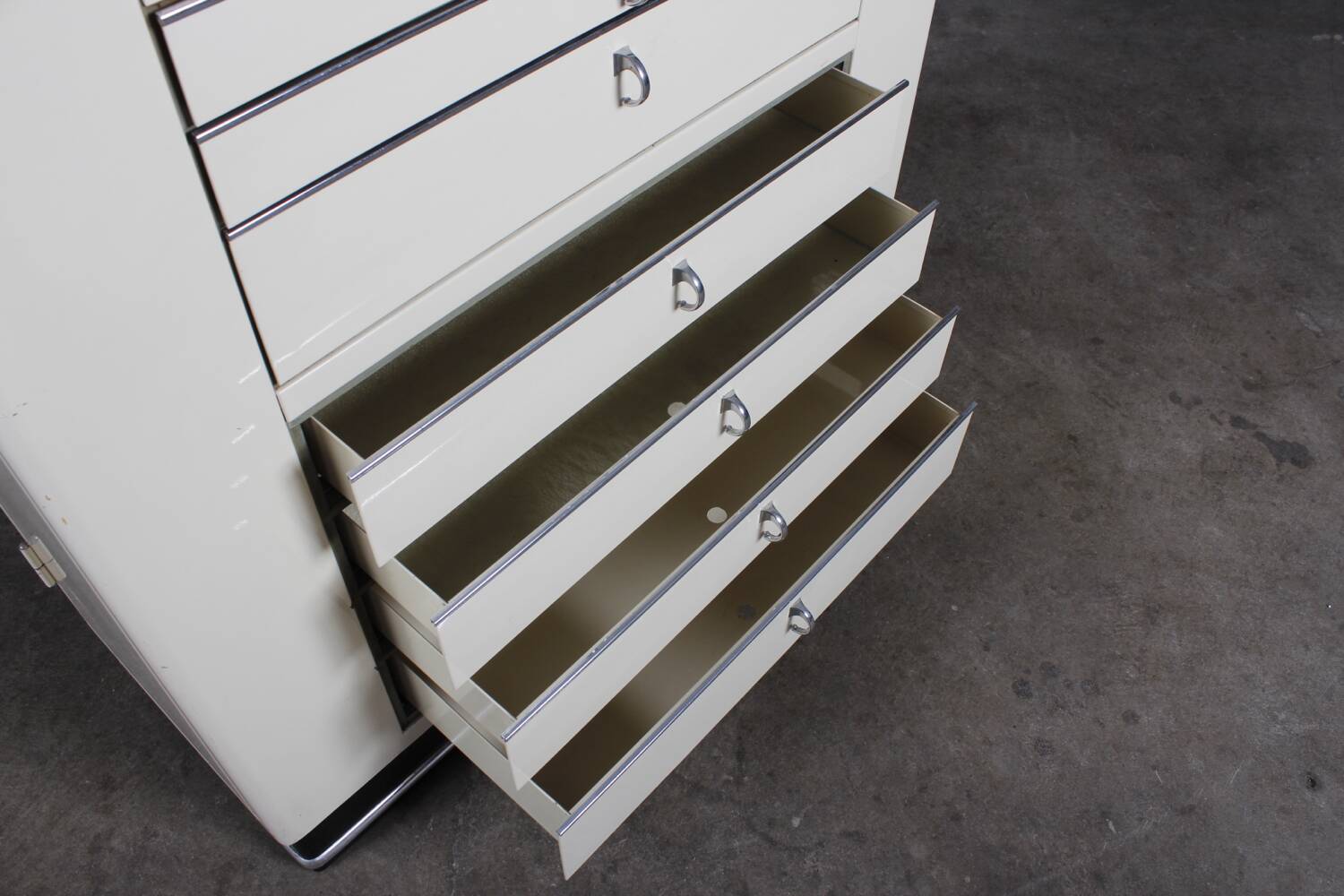 Vintage Schrank Baisch Bauhaus Design Industriel