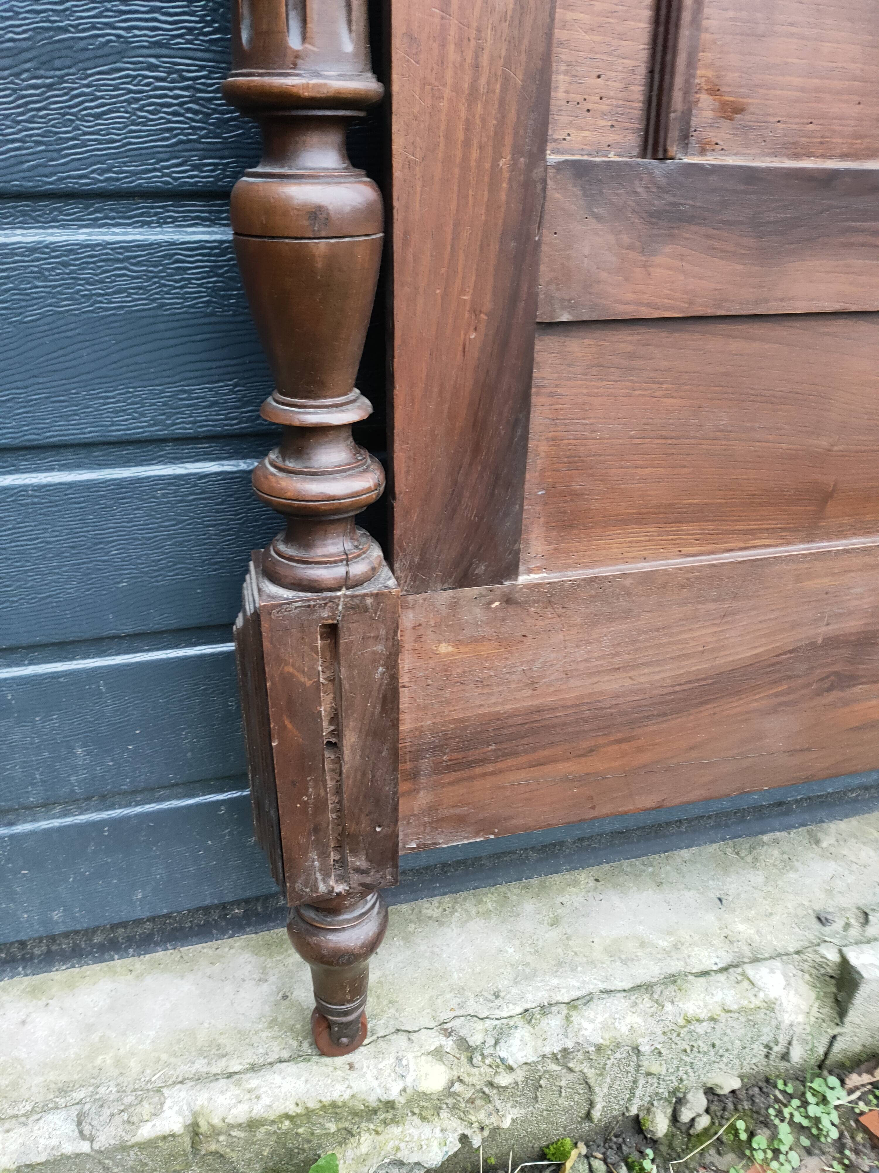 1910s_20s headboard in walnut