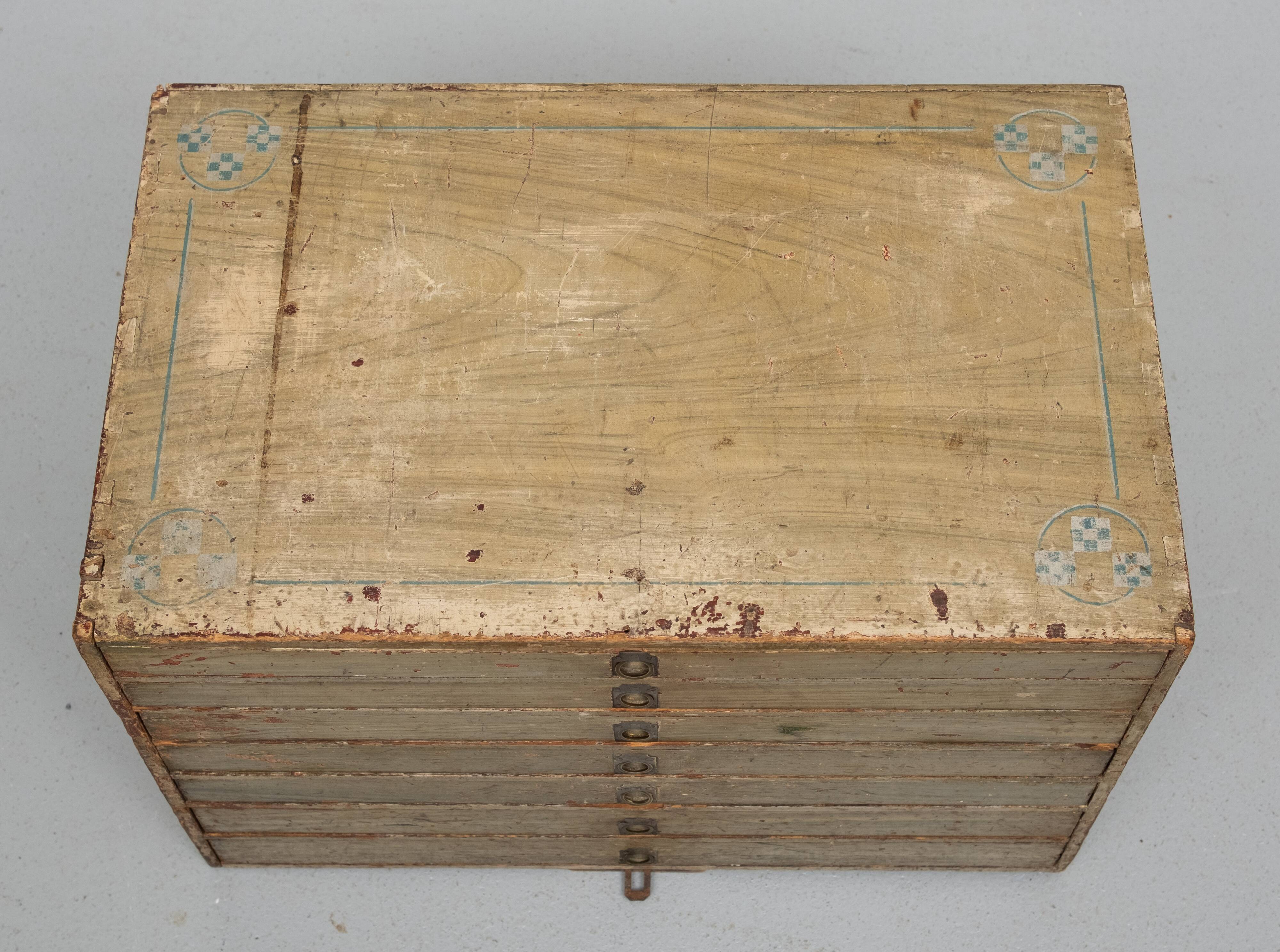 Commode homme avec tiroirs du XIXe siècle