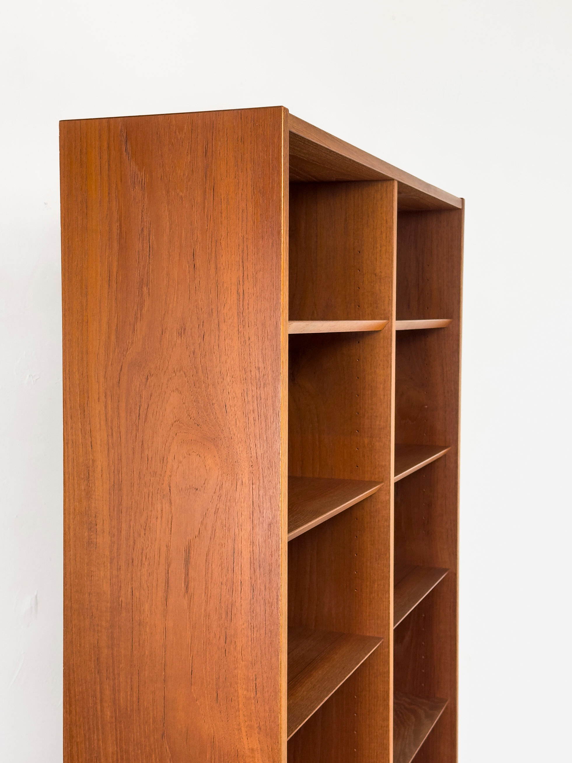 Bibliothèque en teck par Carlo Jensen pour Hundevad & Co., 1960
