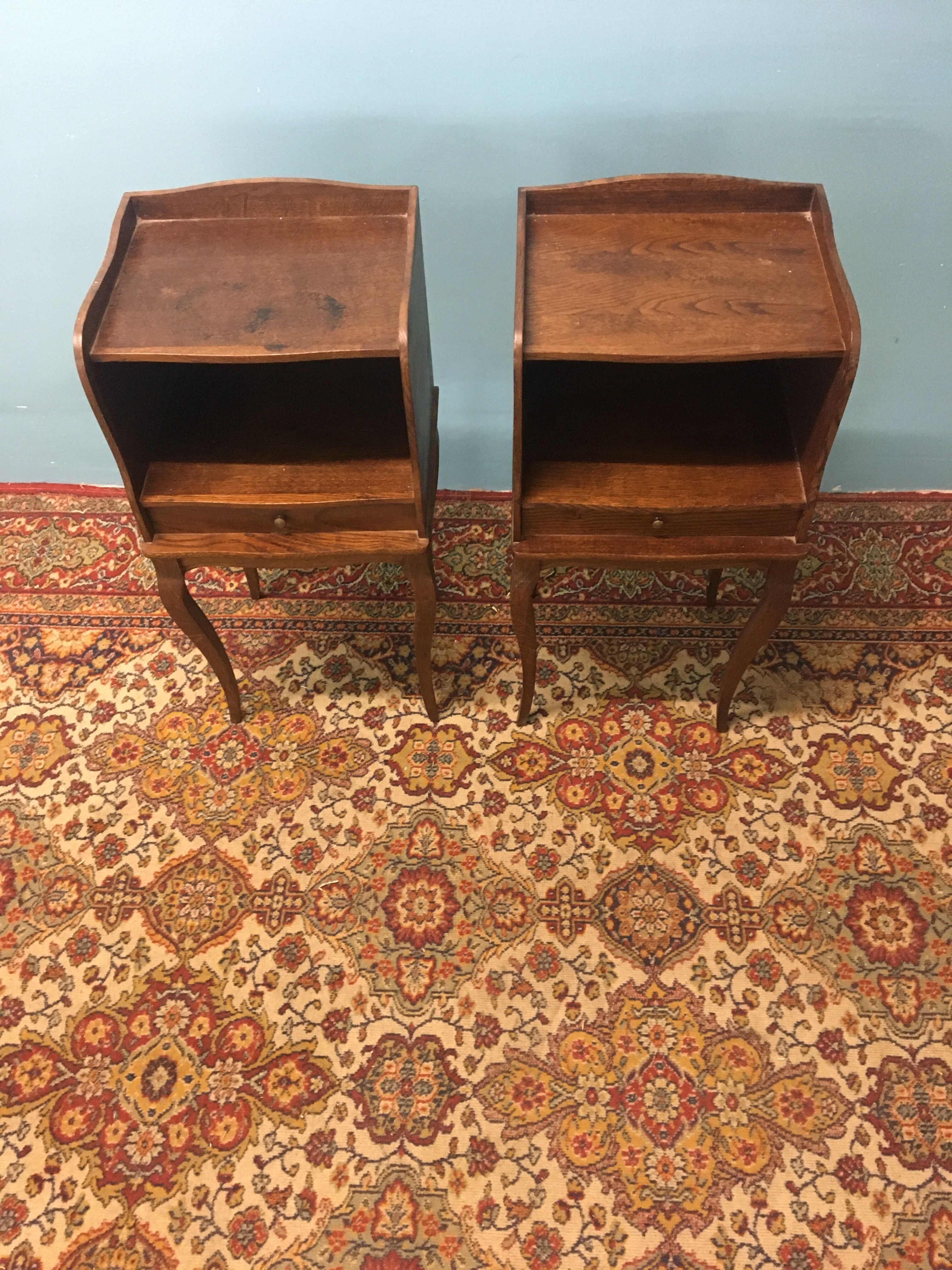 Pair of bedside feet curves