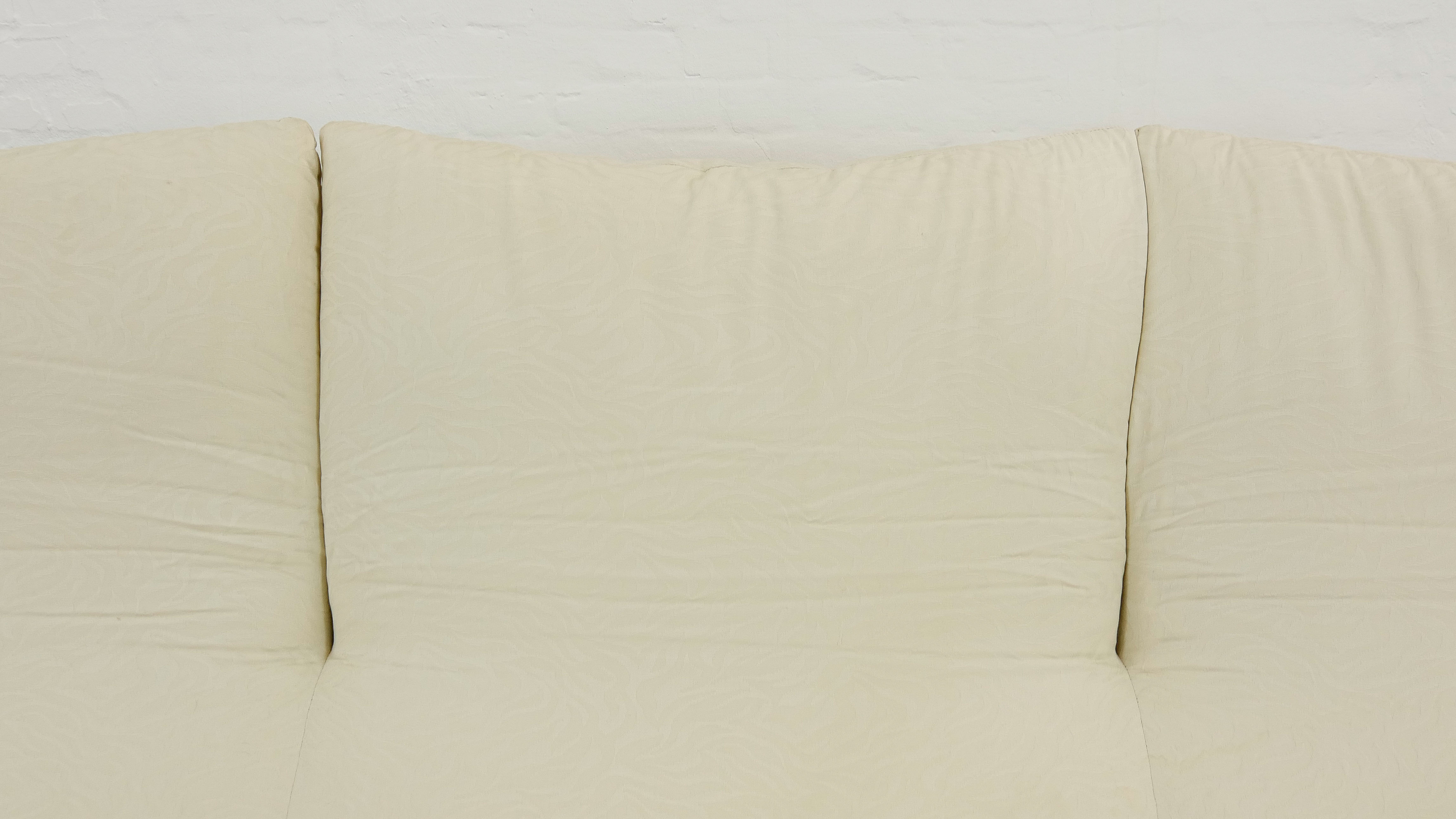 Maralunga 3-seat Sofa with Footrest in offwhite by Vico Magistretti for Cassina, Italy