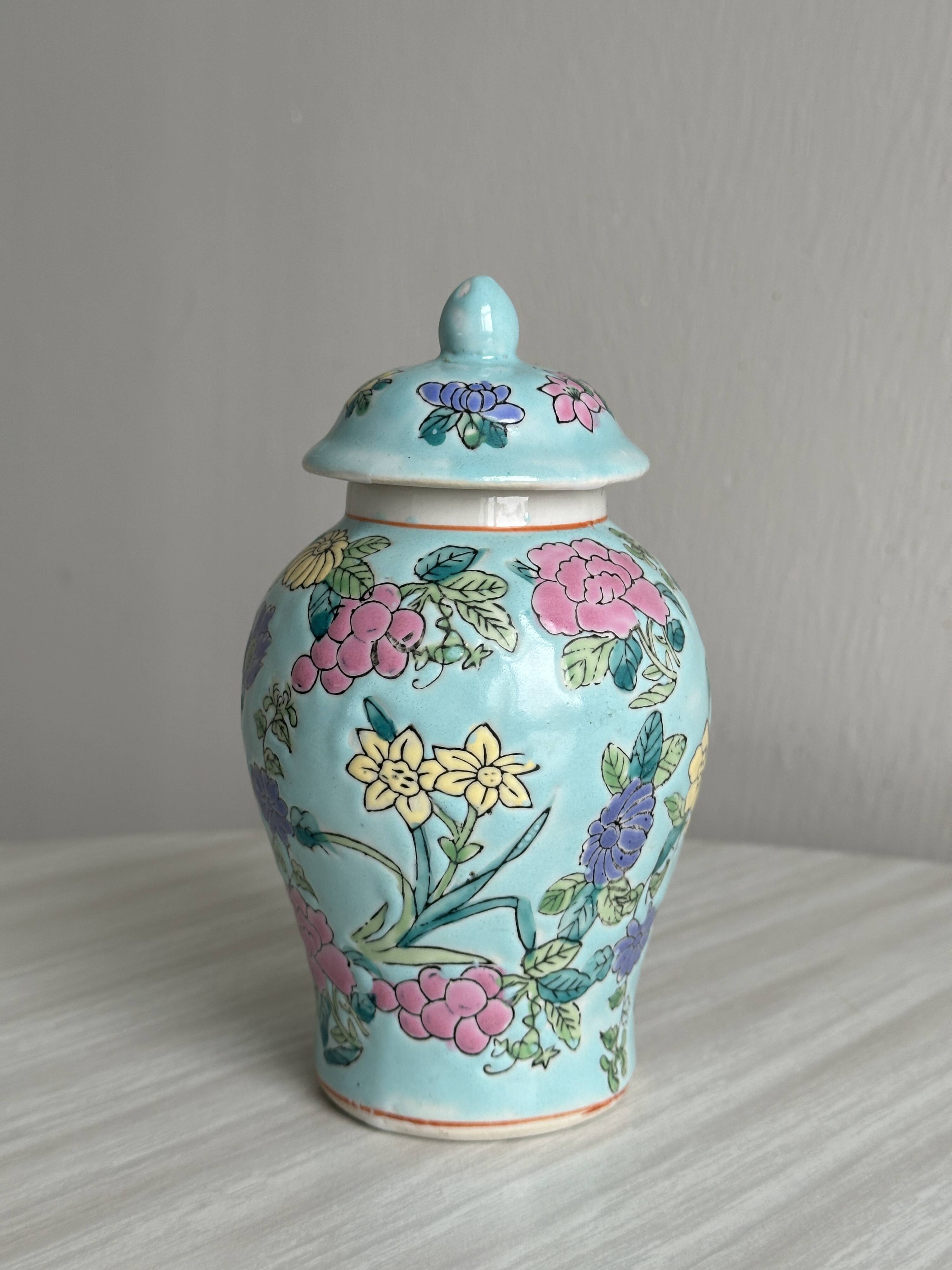 Small sugar bowl, spice jar