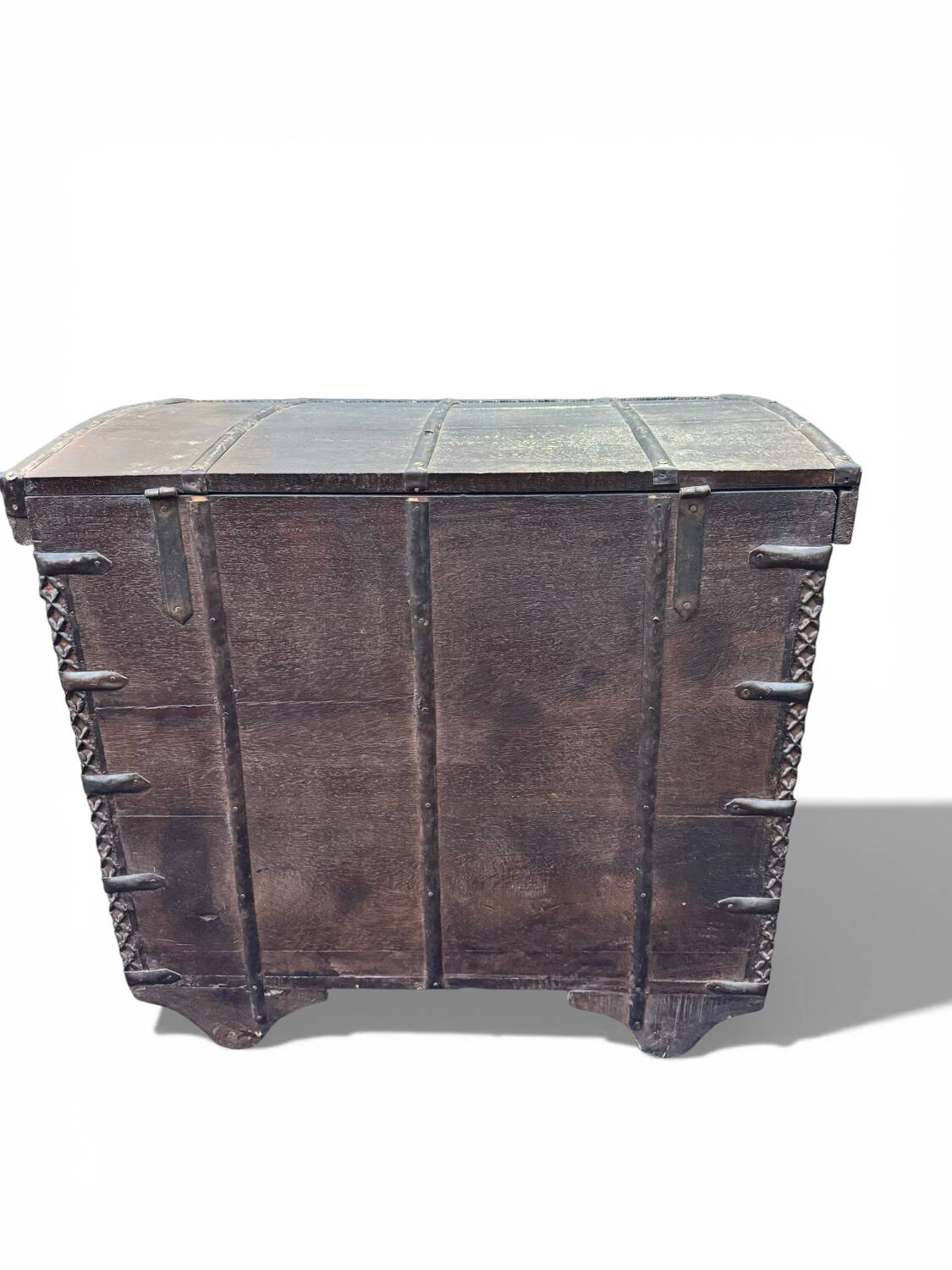 Small Anglo-Indian rolling chest in exotic wood from the 20th century.