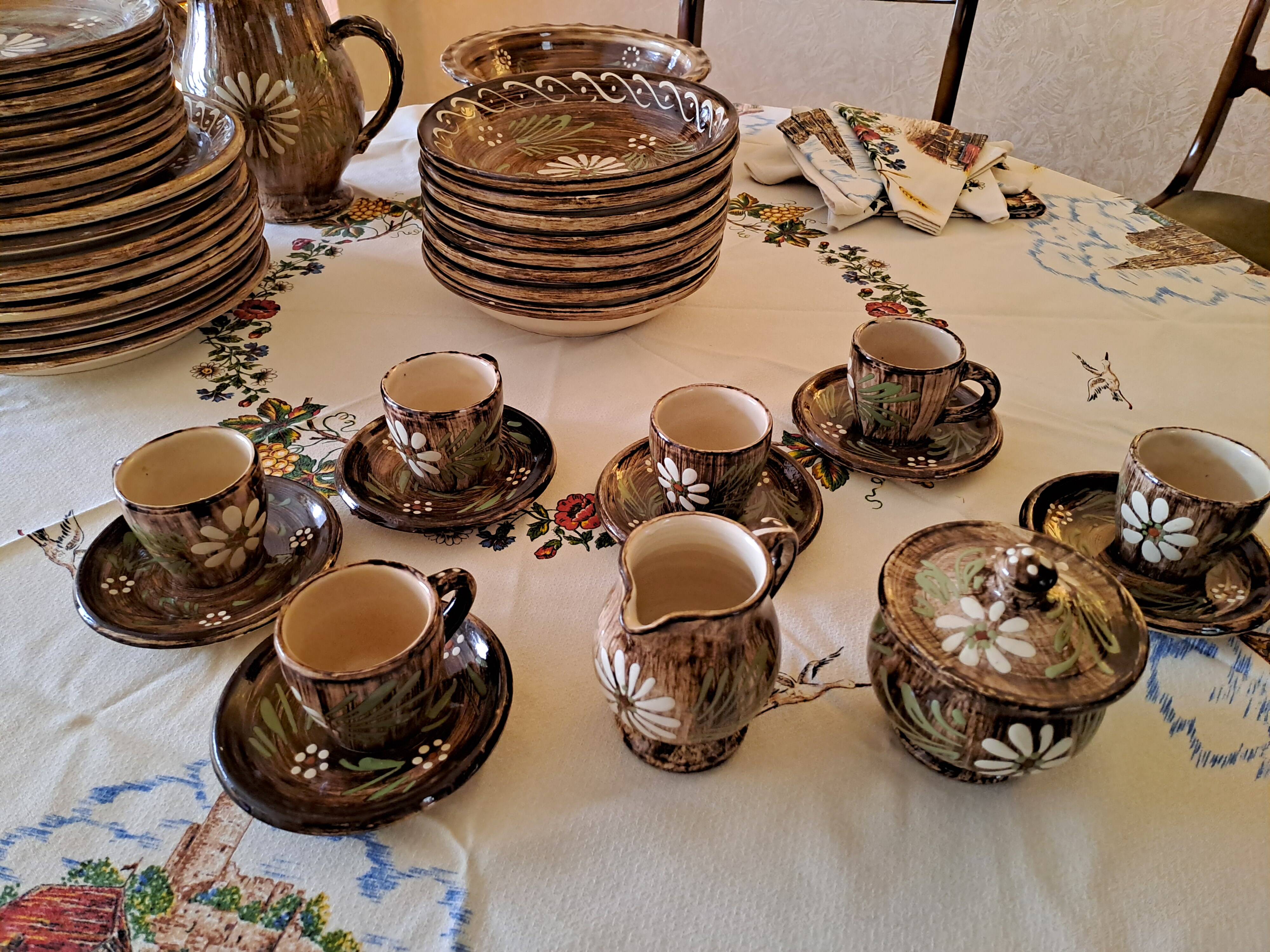 SERVICE DE TABLE "ALSACIEN" FAIT MAIN