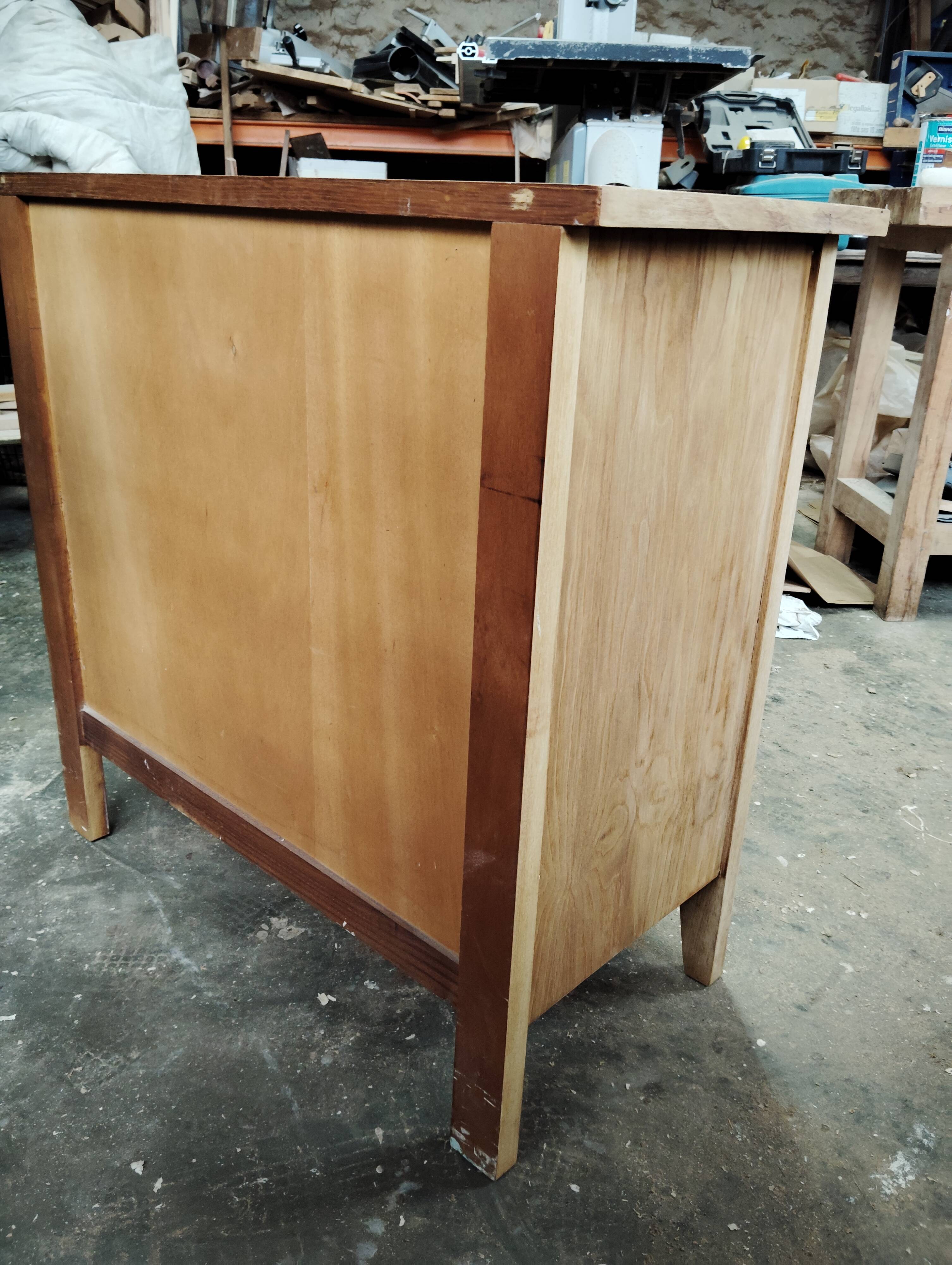 Small oak chest of drawers with compass feet