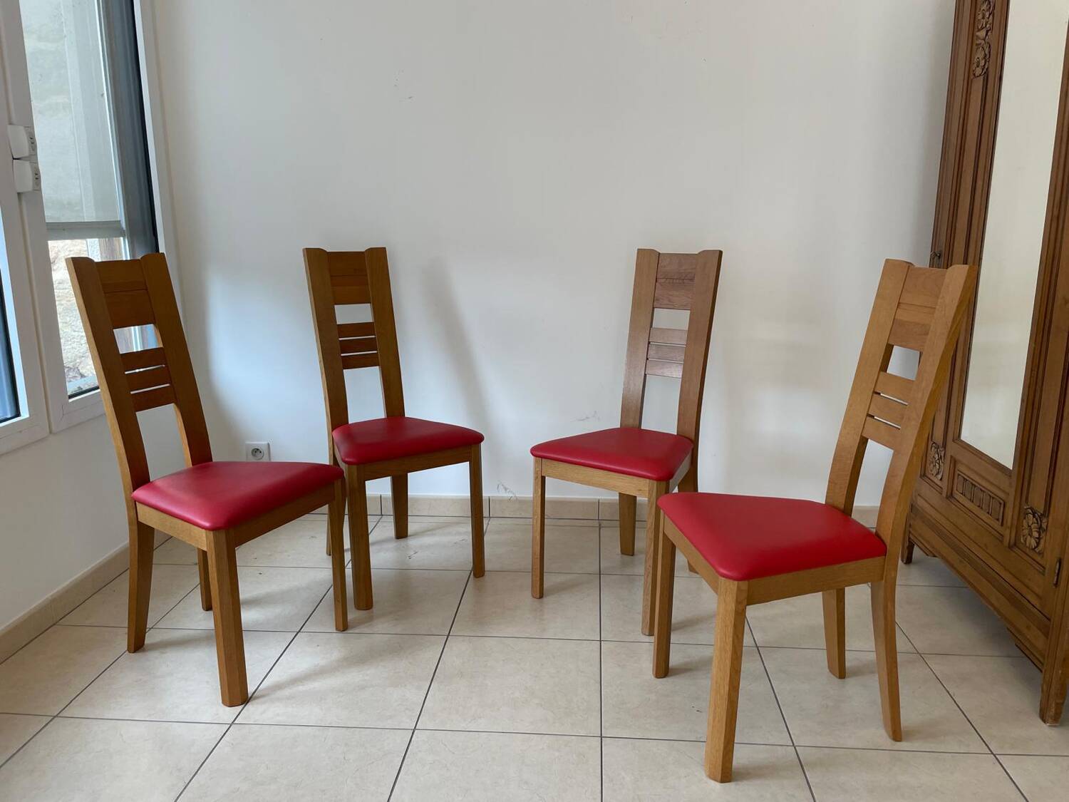 Table en bois ovale 6/8 personnes et 4 chaises art déco