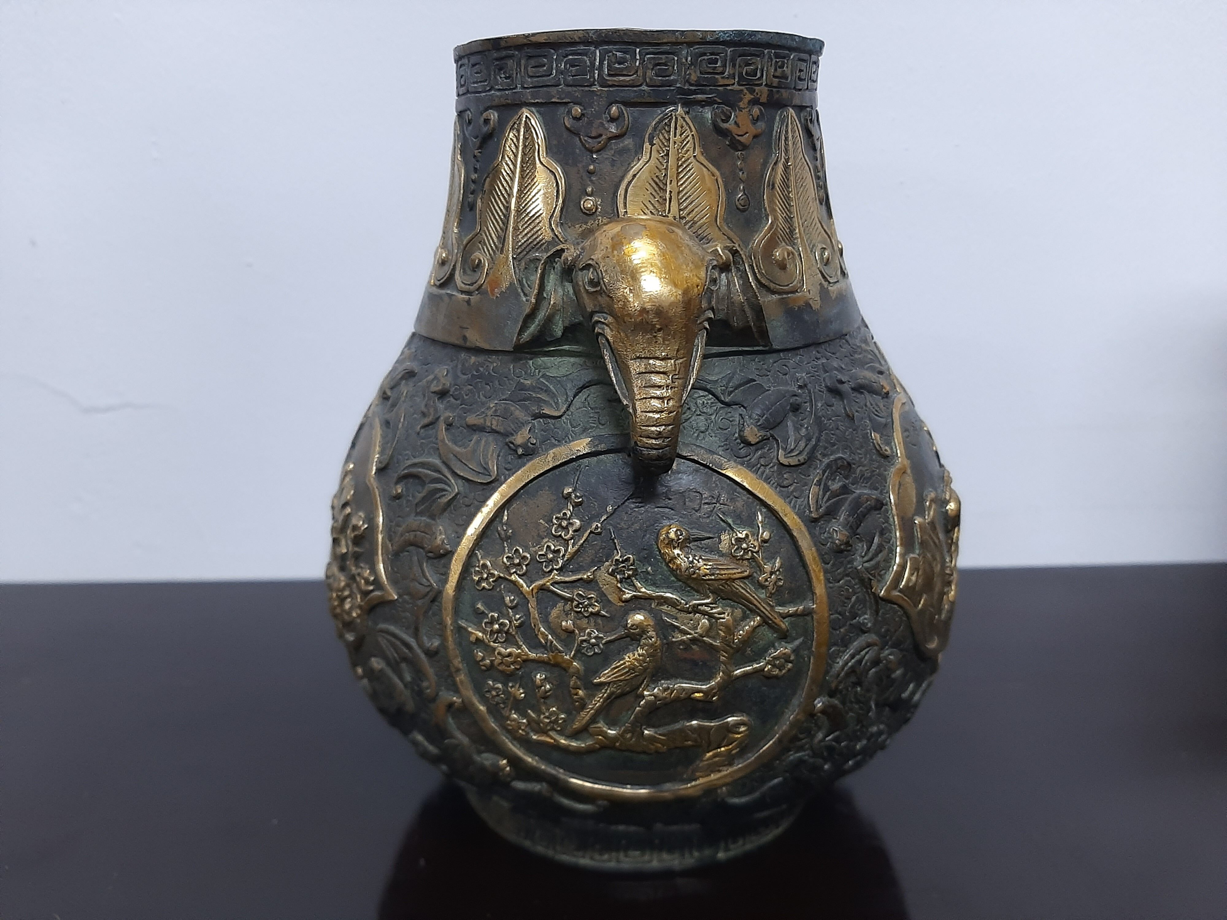Chinese archaistic bronze vase, 19th century