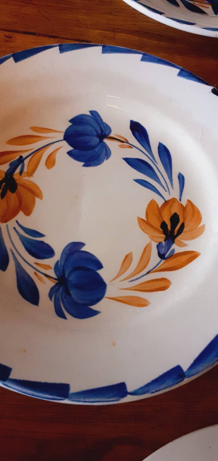 8 dessert plates from the Moulin des Loups factory around 1930