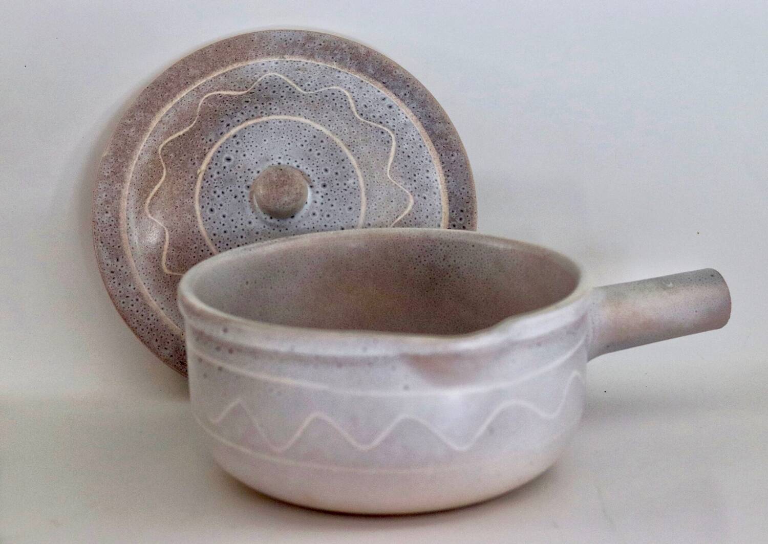 Enamelled terracotta saucepan