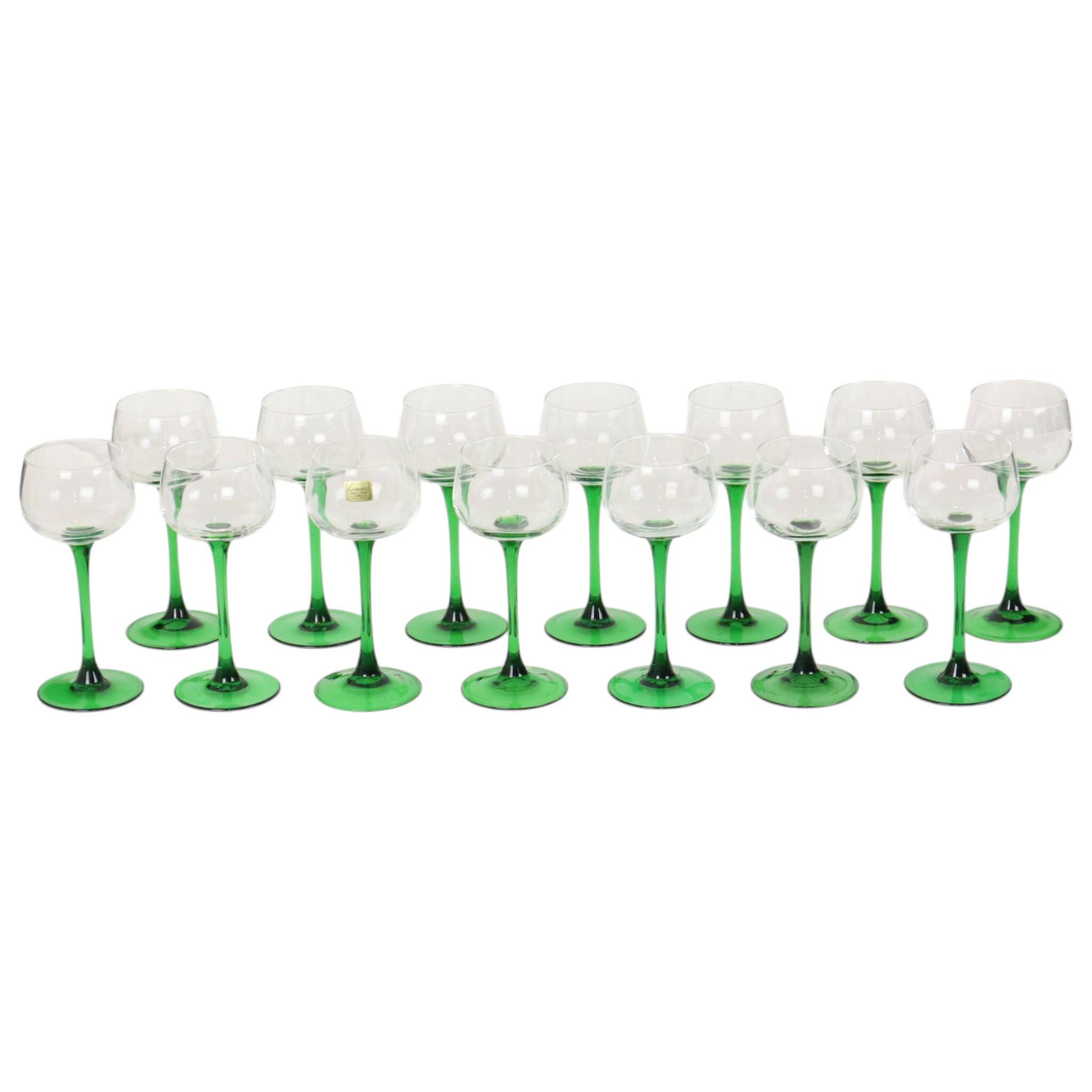 Ensemble de 14 verres à vin vintage Luminarc Alsace avec tiges vertes étroites.