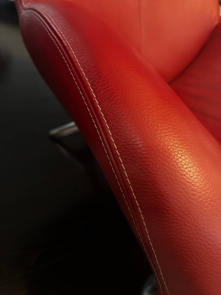 Leolux Papageno armchair