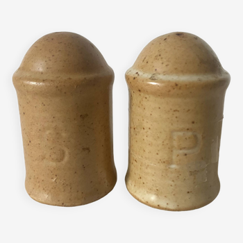 Stoneware salt and pepper shaker