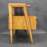 Table de chevet en érable, style milieu du siècle, années 1960, avec étagère en verre opale, restaurée, Tchécoslovaquie