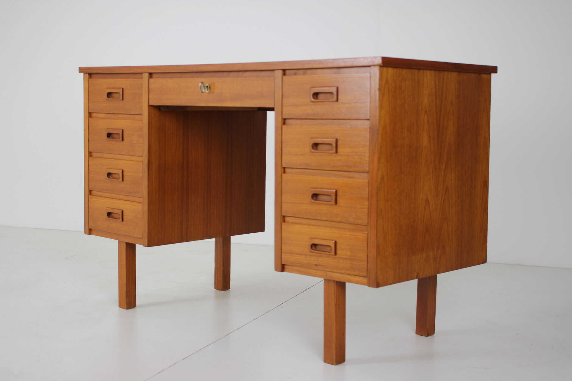Restored danish teak desk, 1960's
