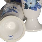 12 mazagrans vintage en faïence, décor fleuri bleu.