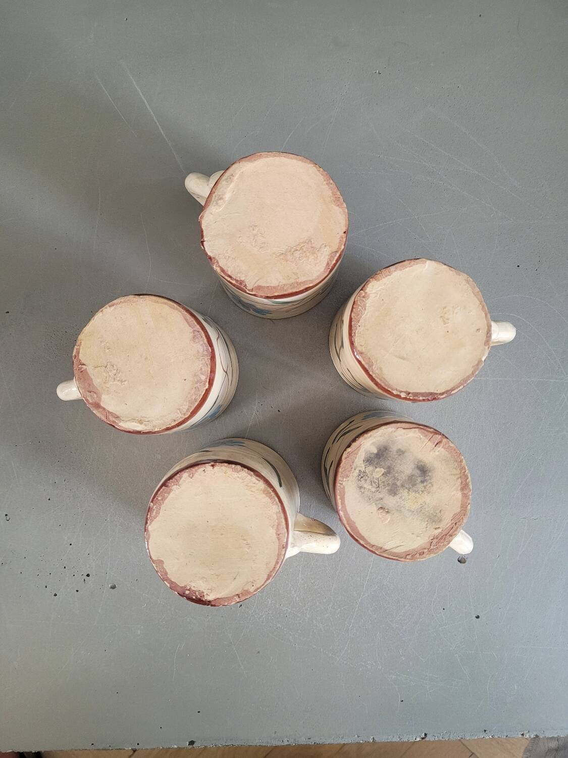 Set of 5 glazed ceramic coffee mugs