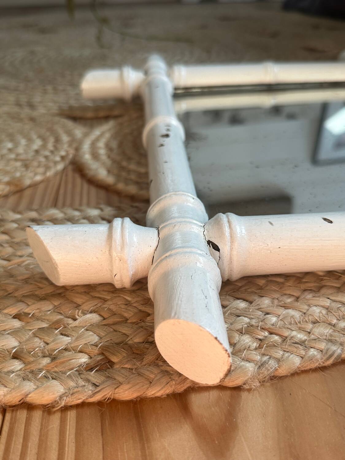 Ancien miroir en bois forme bambou