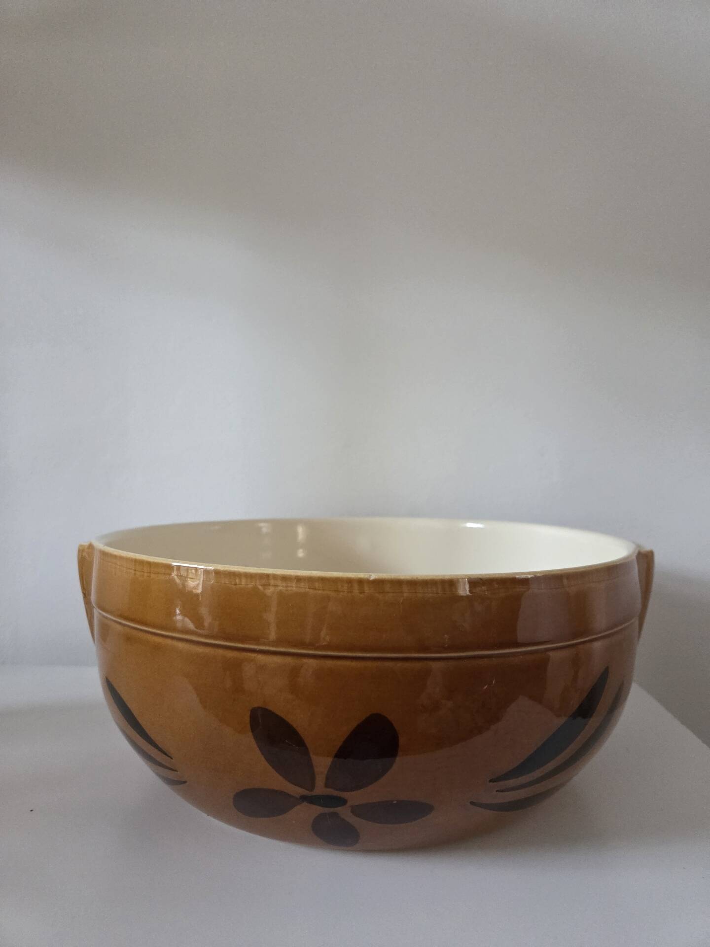Large terracotta salad bowl