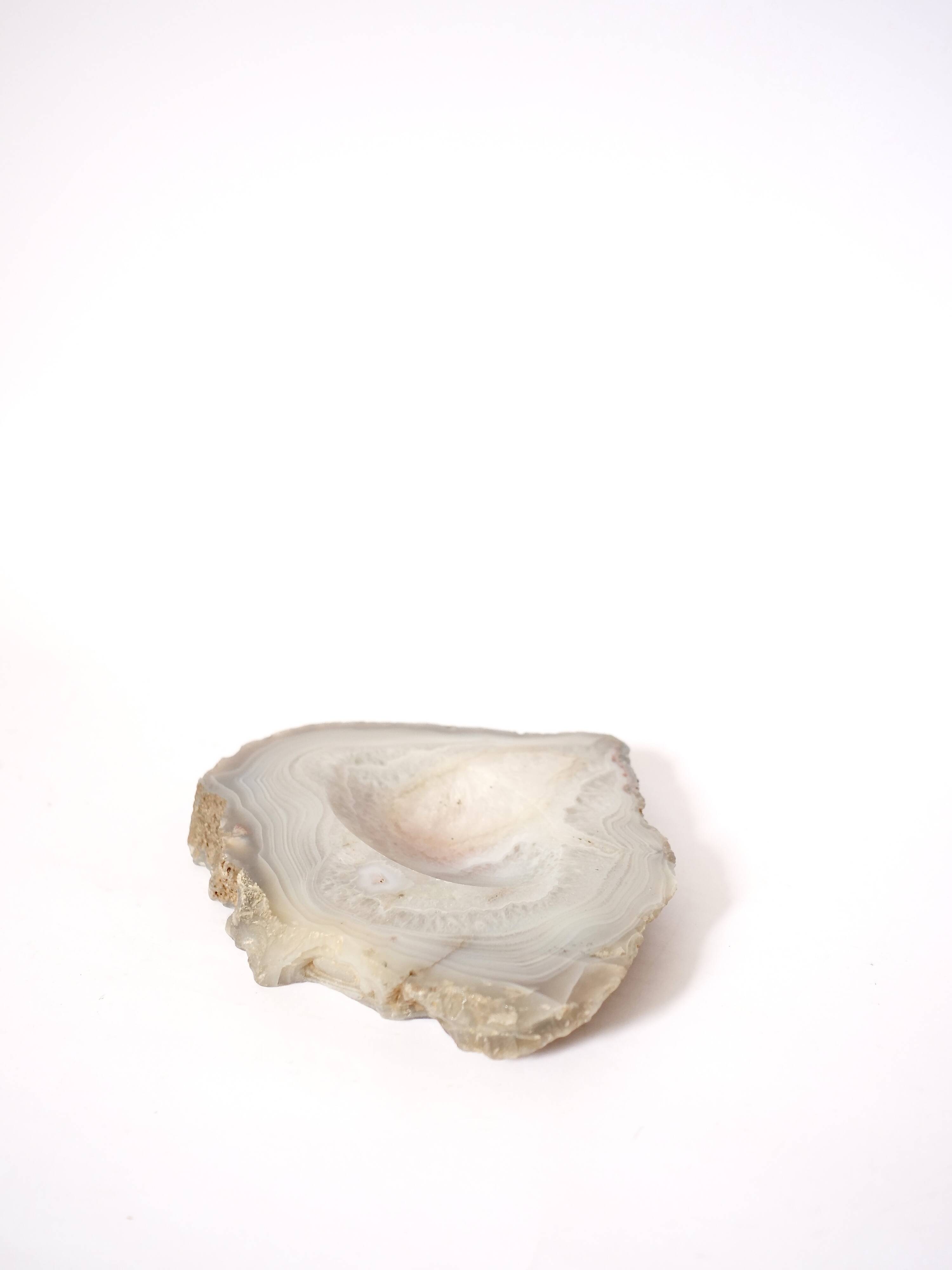 delicate attention bowl made of natural Agate stone Italy 1960