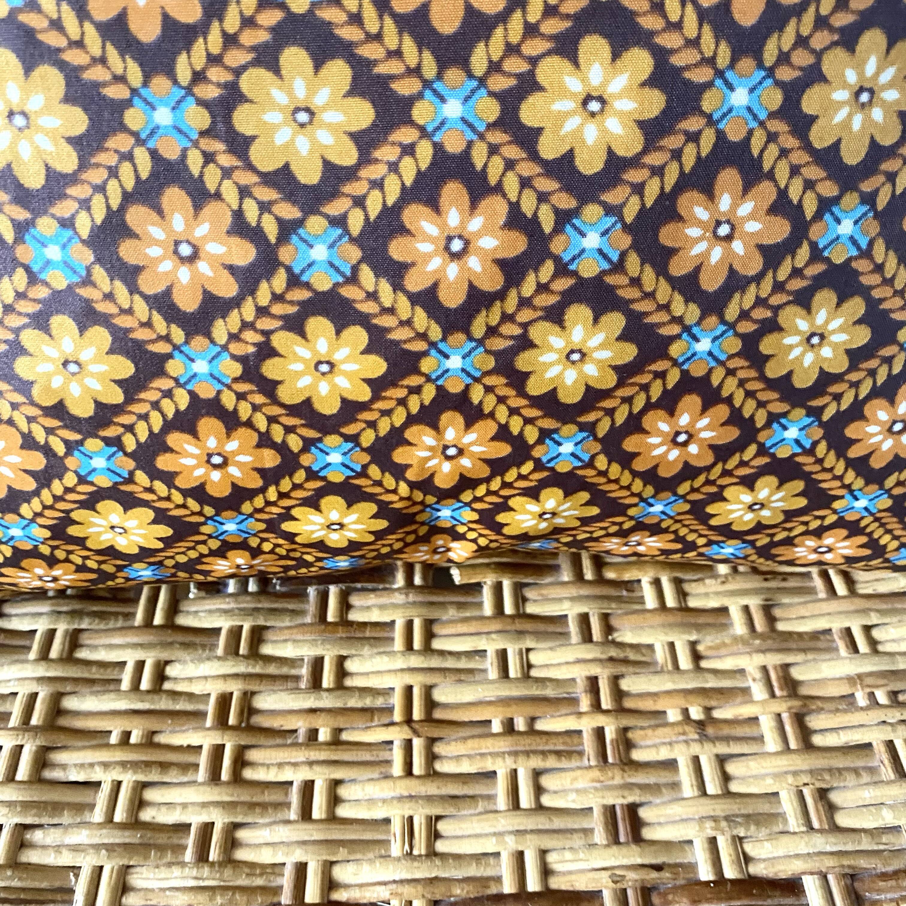 Coussins vintage seventies fleuris
