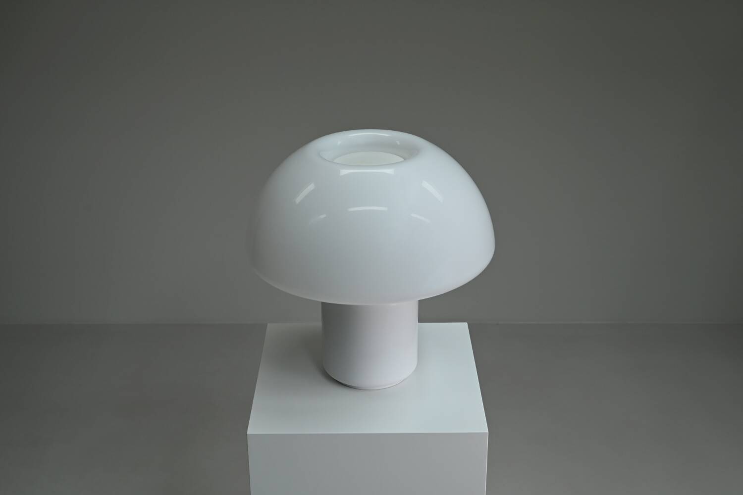 Lampe de table modèle 625 par Elio Martinelli pour Martinelli Luce, années 1970 Italie.