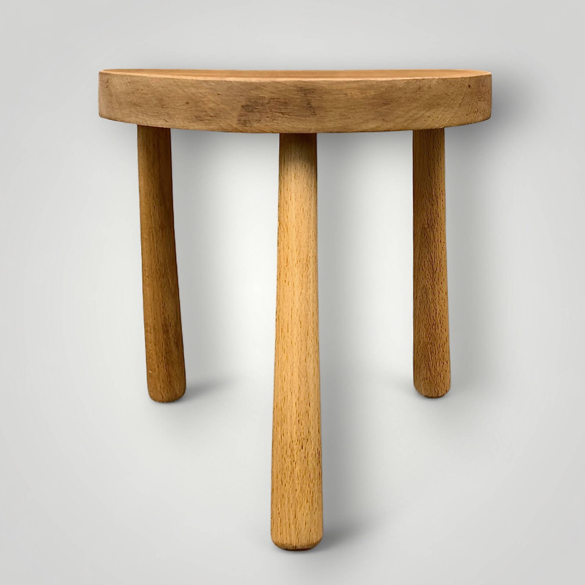 Vintage solid wood tripod stool – 50s bean model