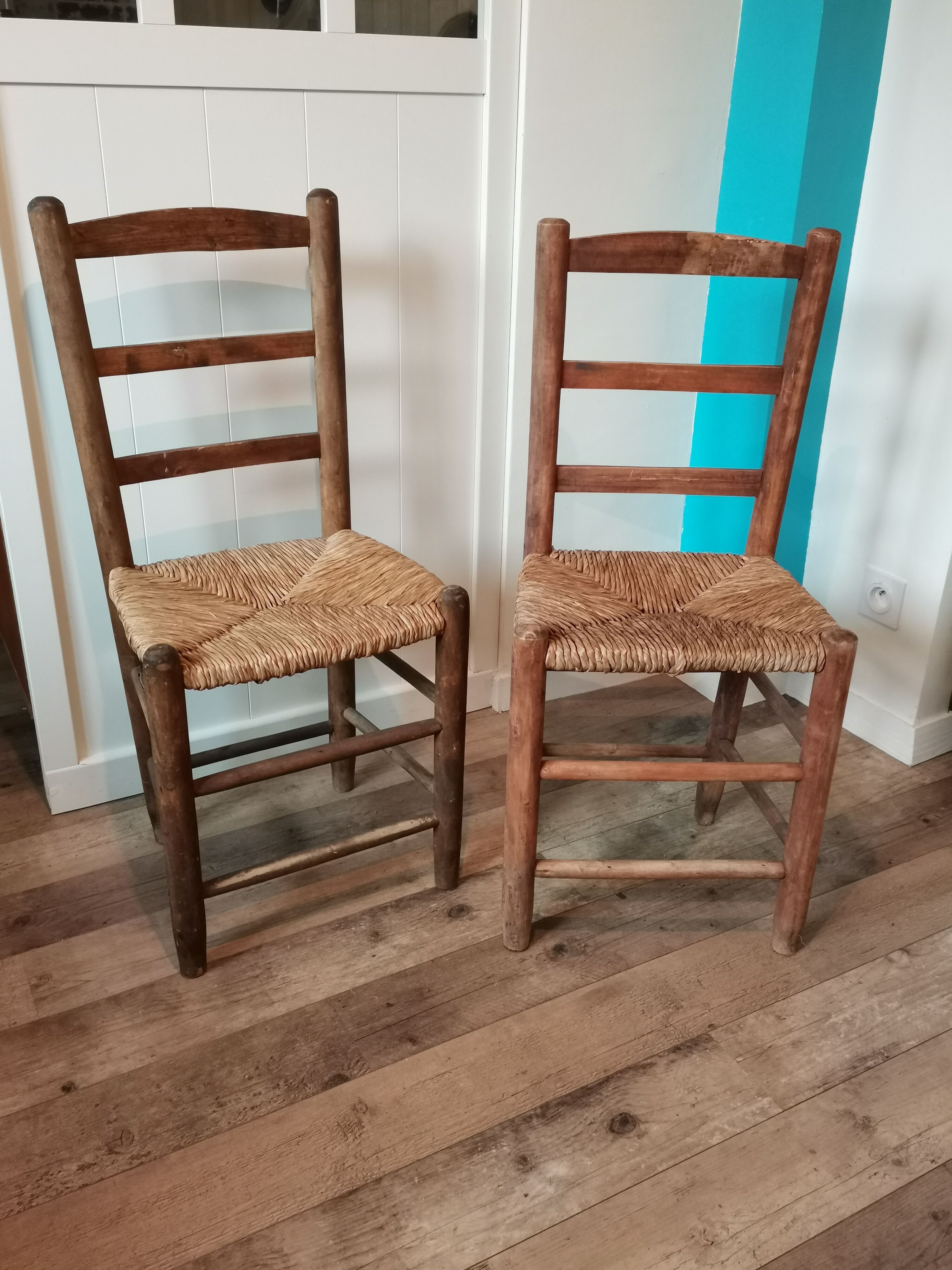 St of 2 raw wood and straw chairs