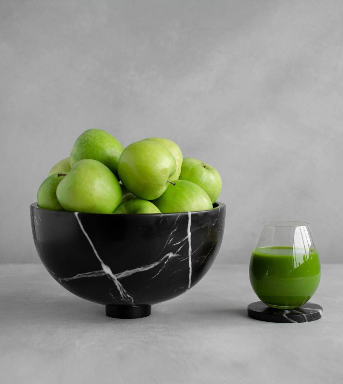 Black marble fruit bowl