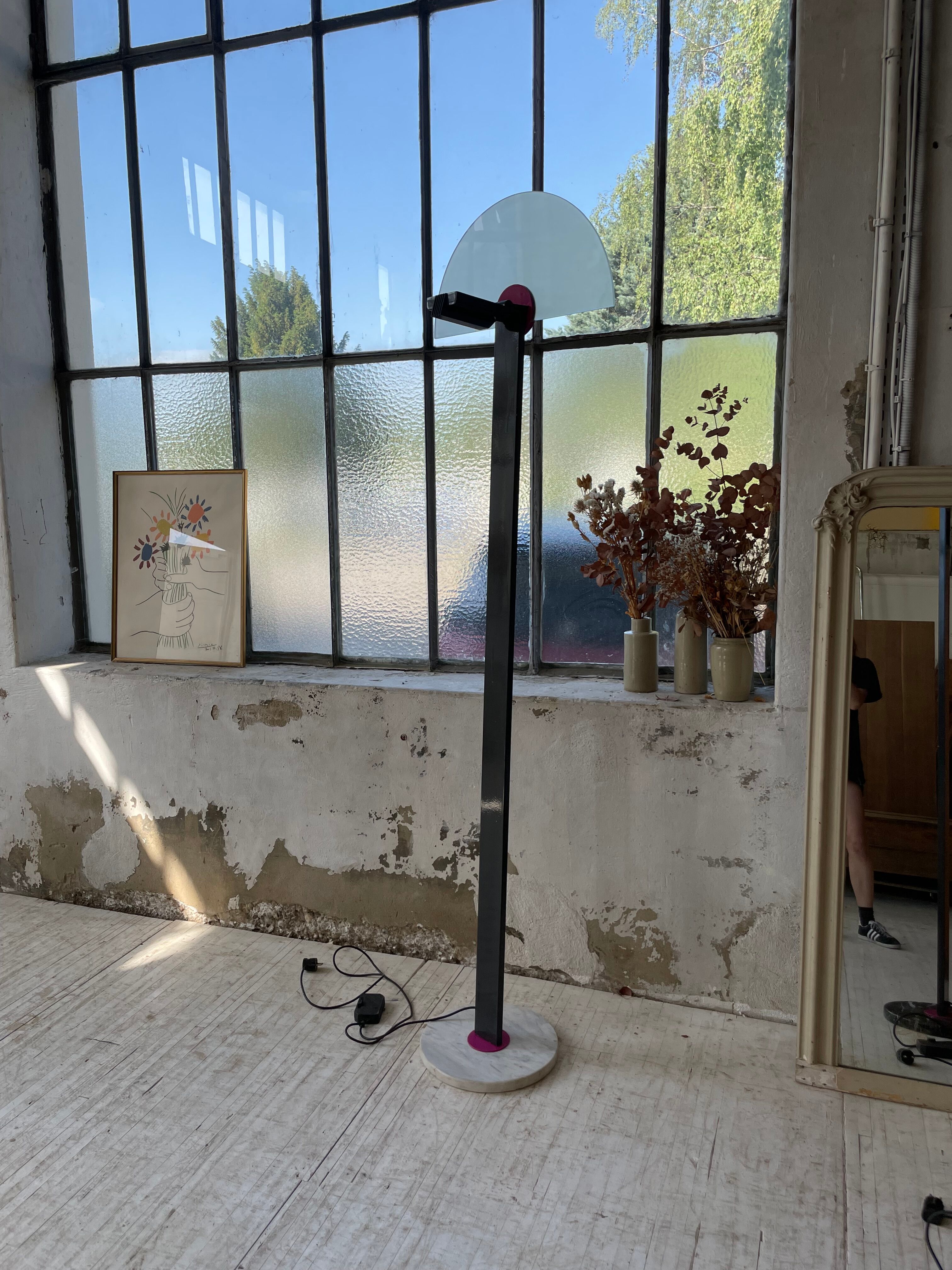 Memphis 80s pink and marble floor lamp