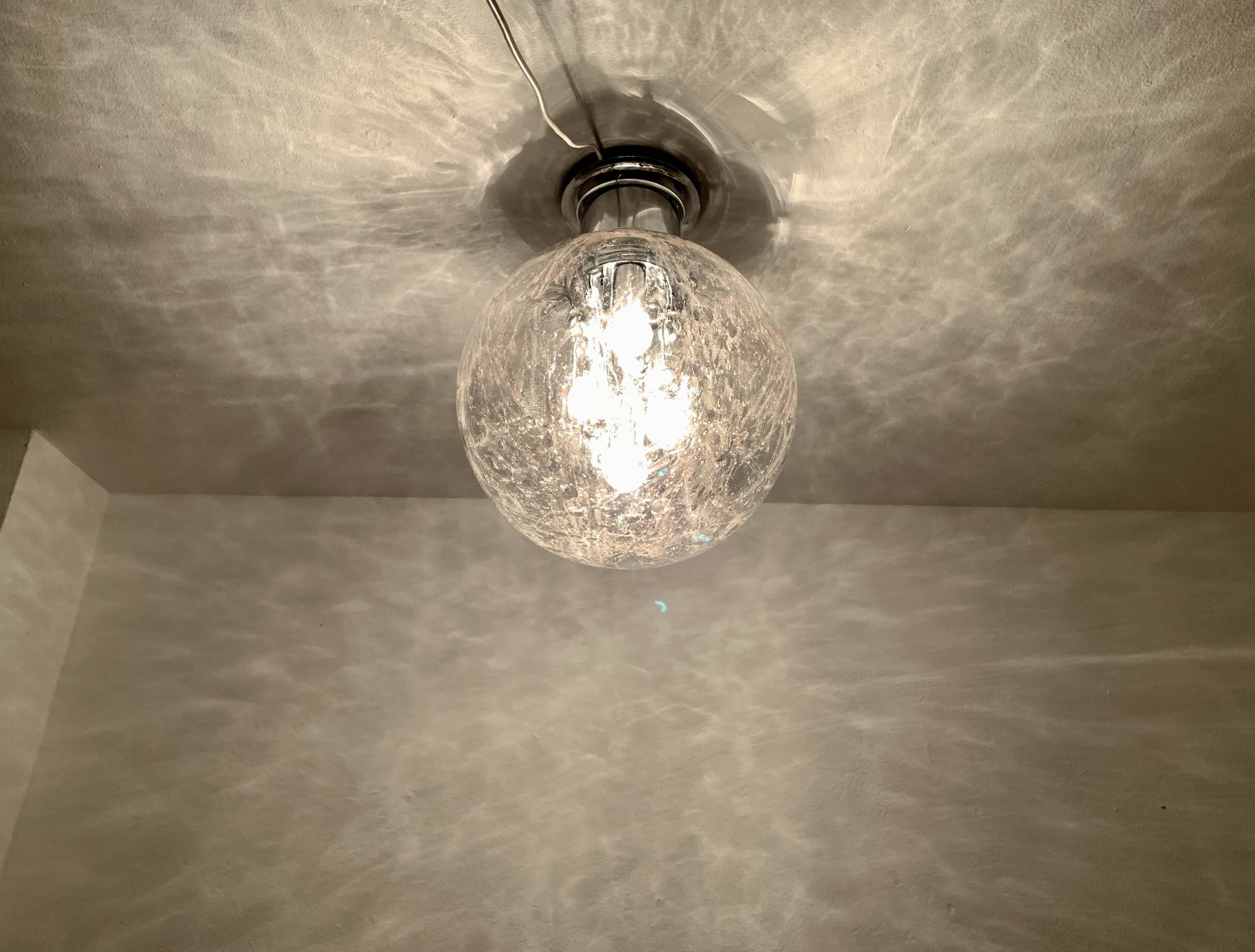 Grande lampe encastrée en verre glacé par Doria