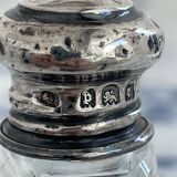 Flacon à parfum, sel, argent, verre gravé, 1908, poinçons argent anglais