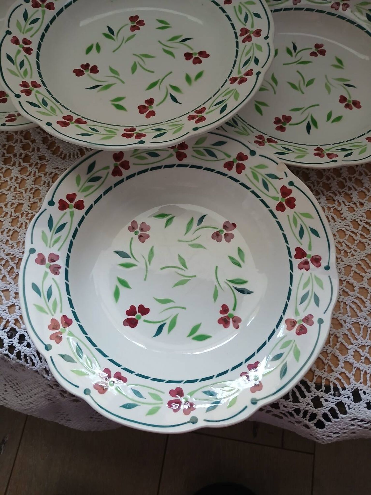 6 Digoin and Sarreguemines soup plates