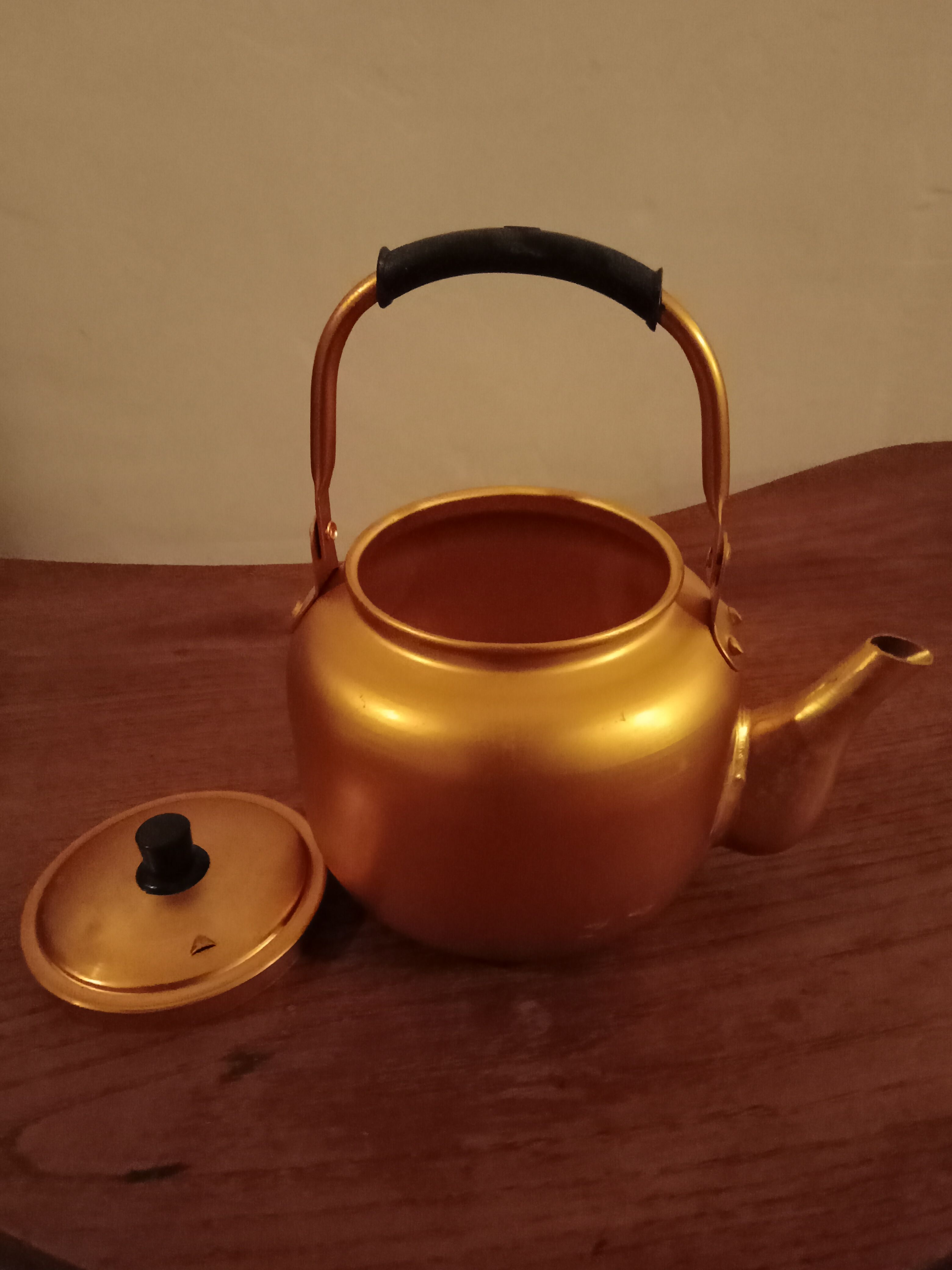 Golden kettle