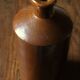 Bouteille à liqueur bec verseur grès vintage Bourne Deney