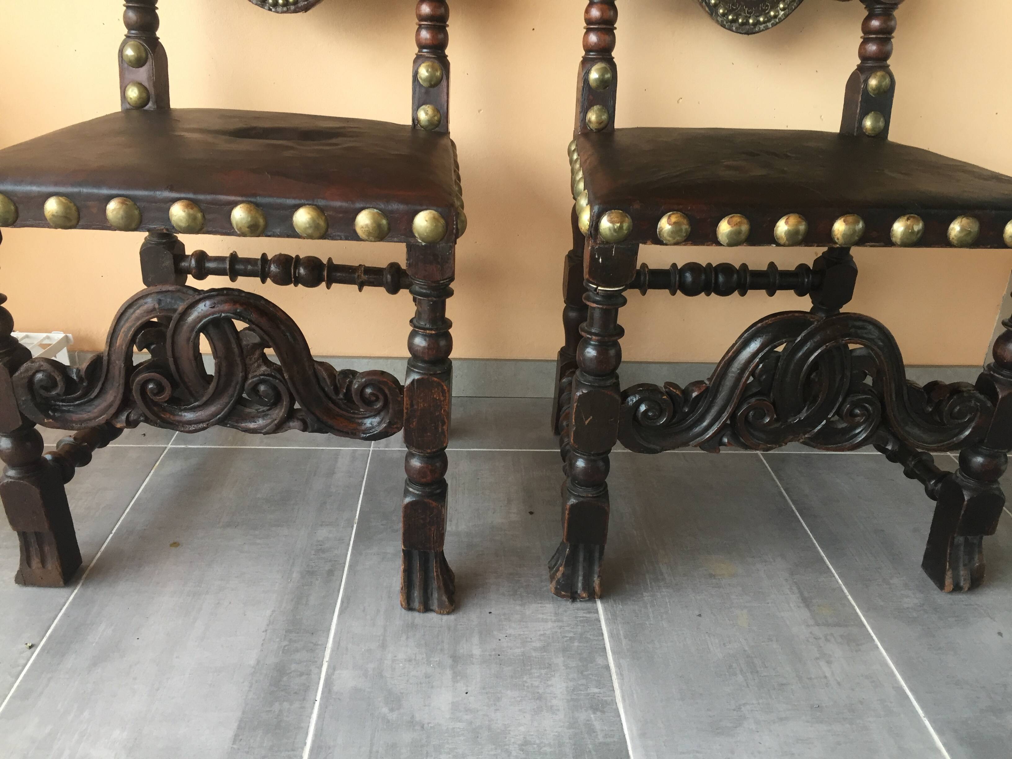 Paire de chaises en cuir de Cordoue