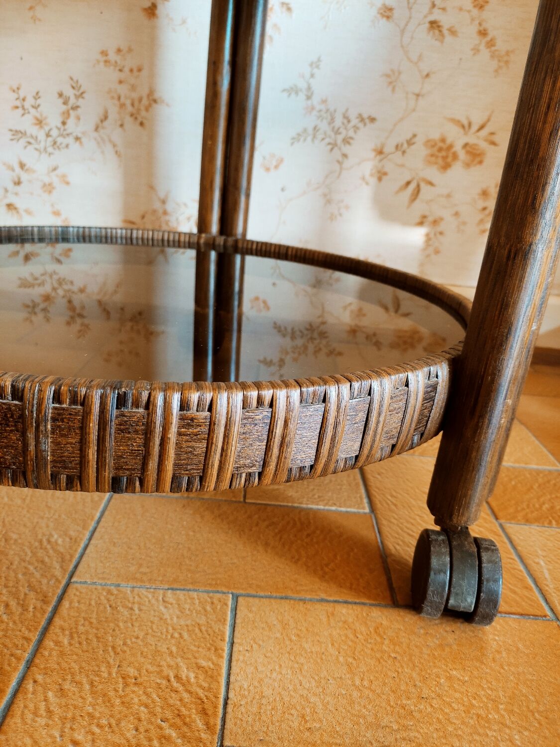 Round rattan bar table on wheels