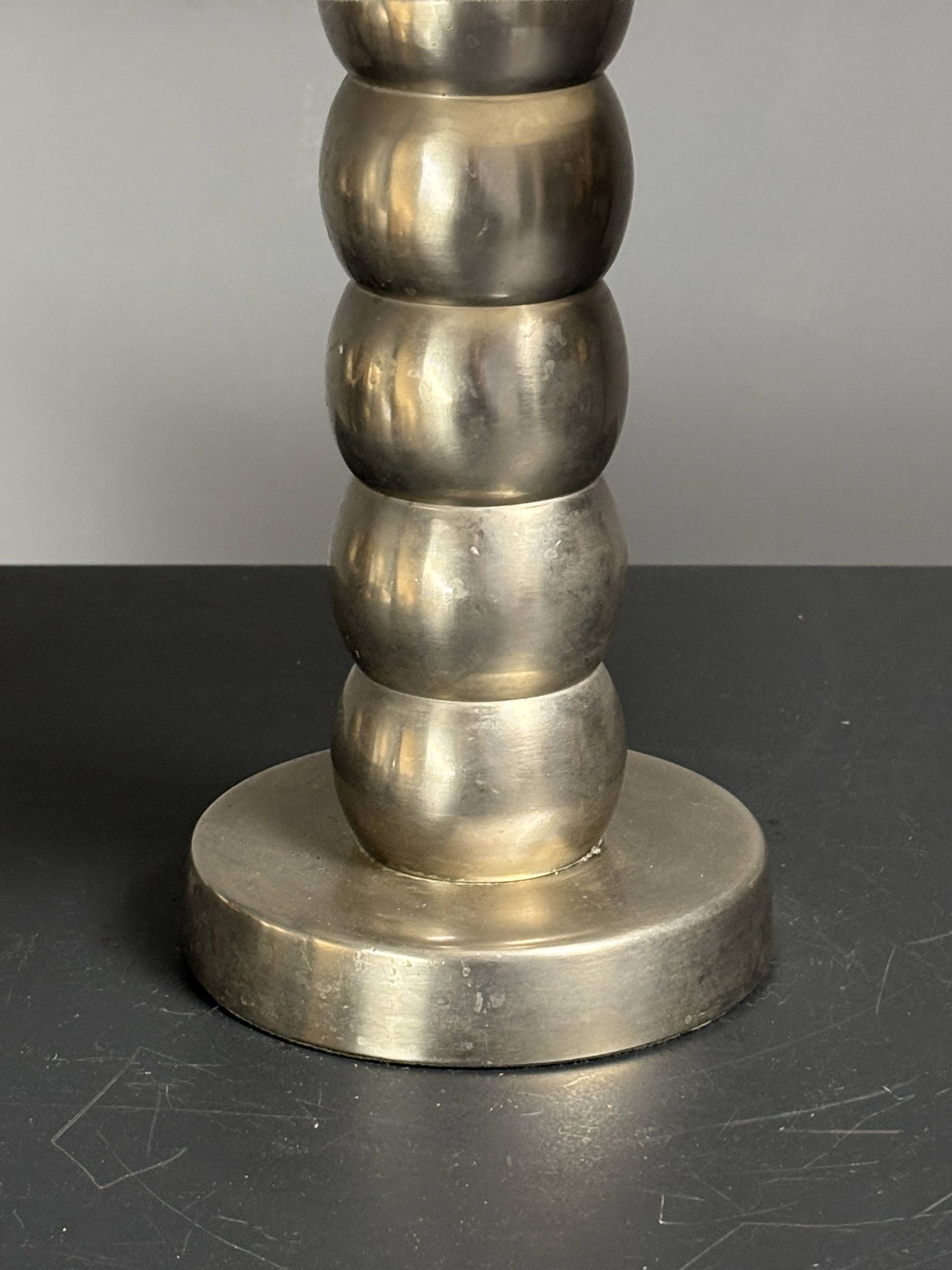 Lampe de table moderne en nickel plaqué de style mid-century, époque spatiale, années 1970.