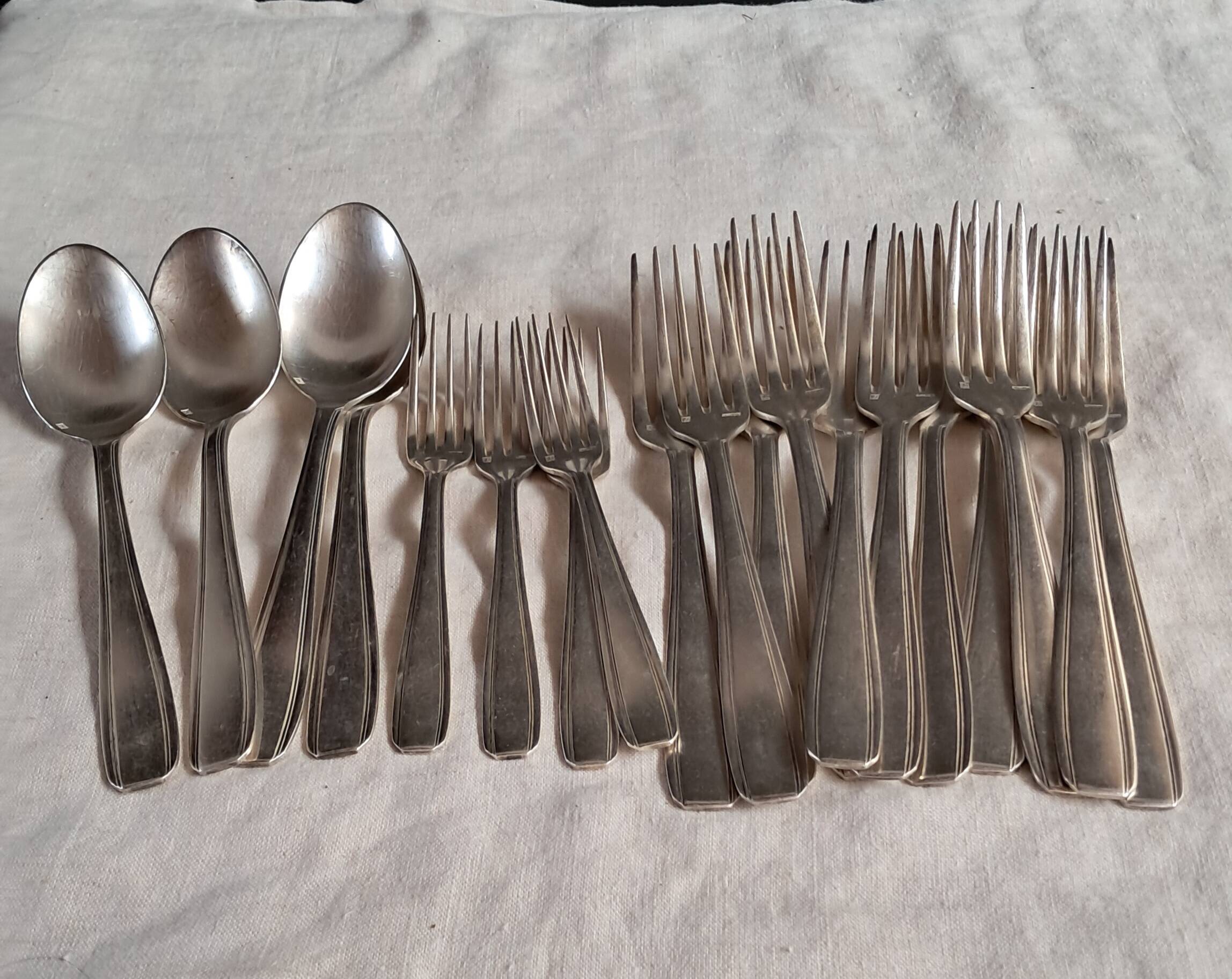 Set of 19 antique silver-plated cutlery by Ercuis - Art Deco style.