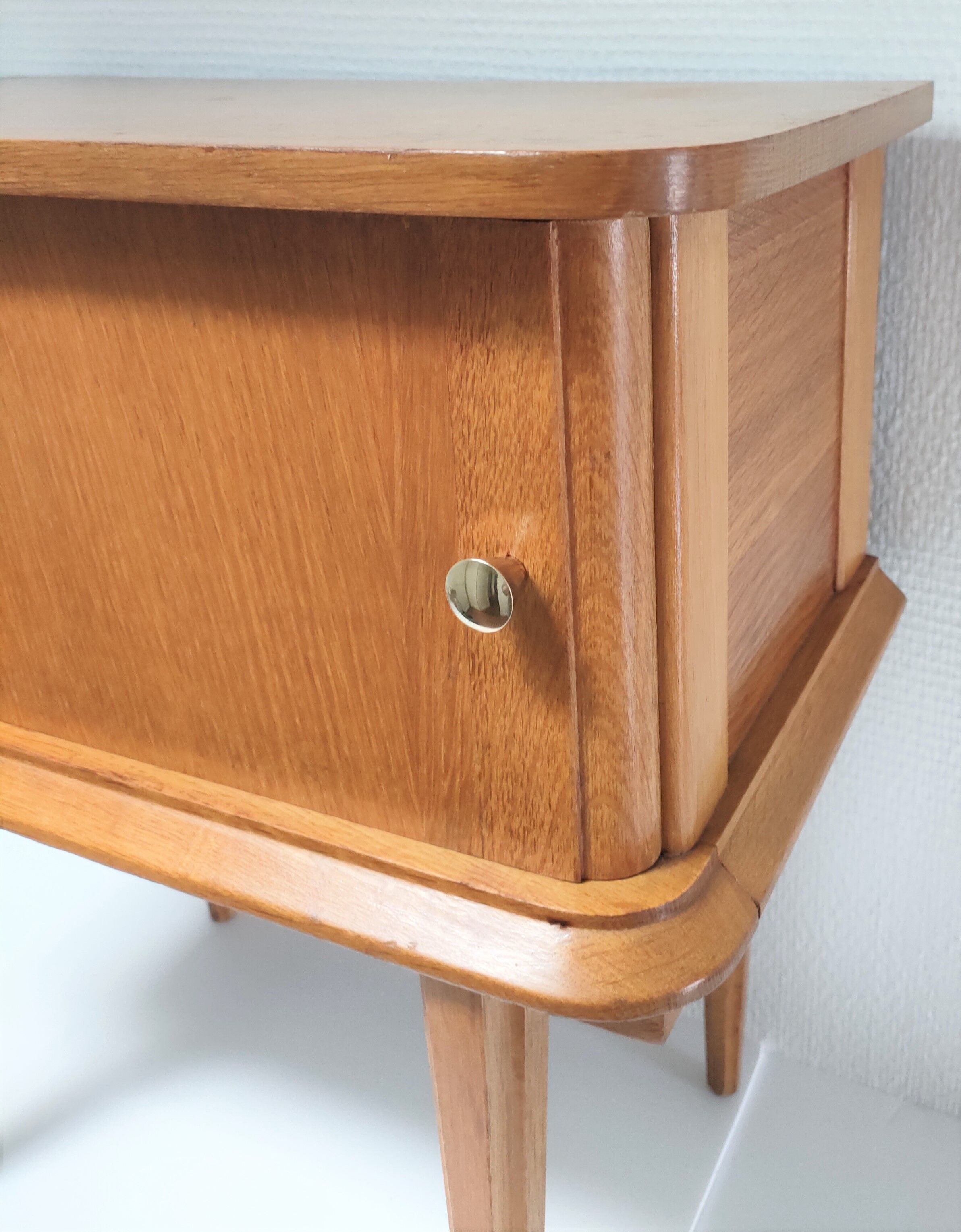 Bedside wood feet tapered 60s