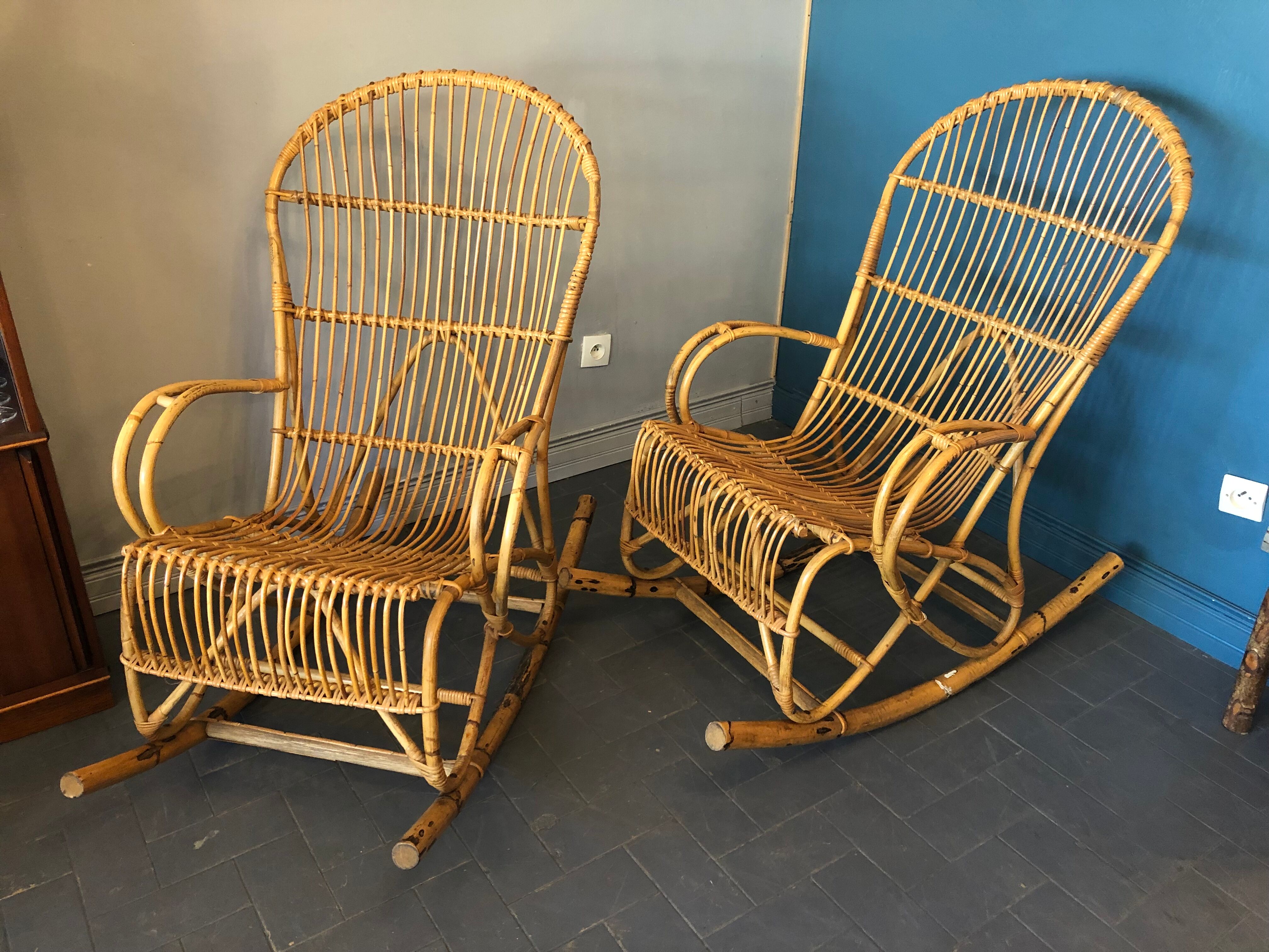 2 rattan rocking chairs