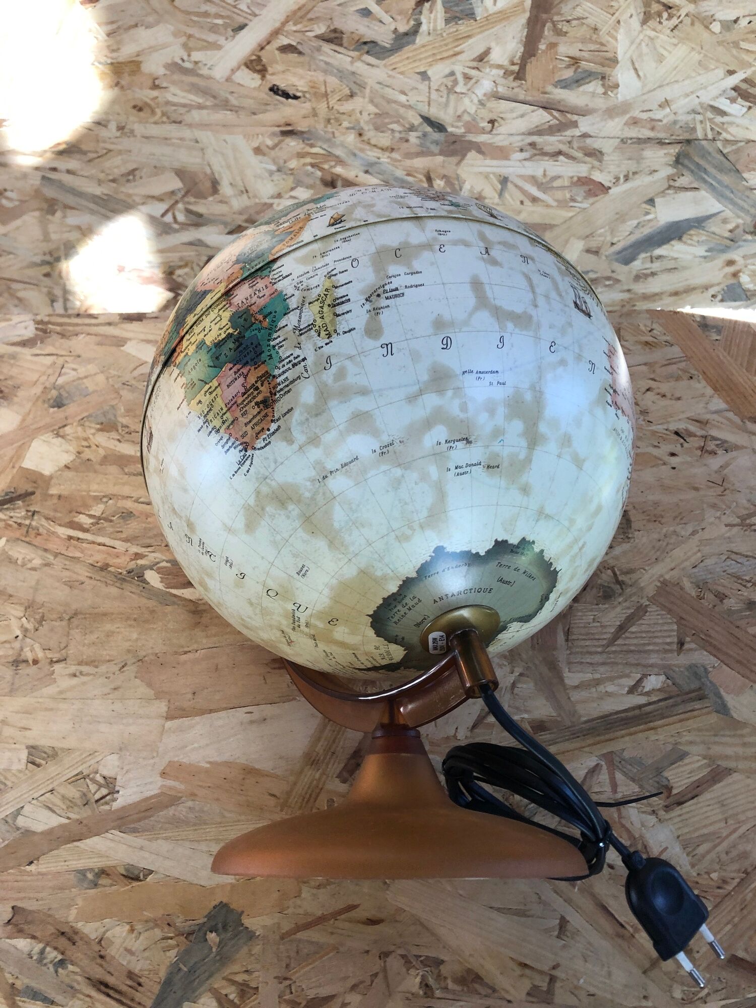 Old globe world map tecnodidattica beige