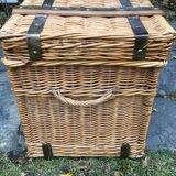 Wicker trunk