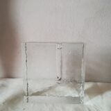 Soliflore in glass pavement