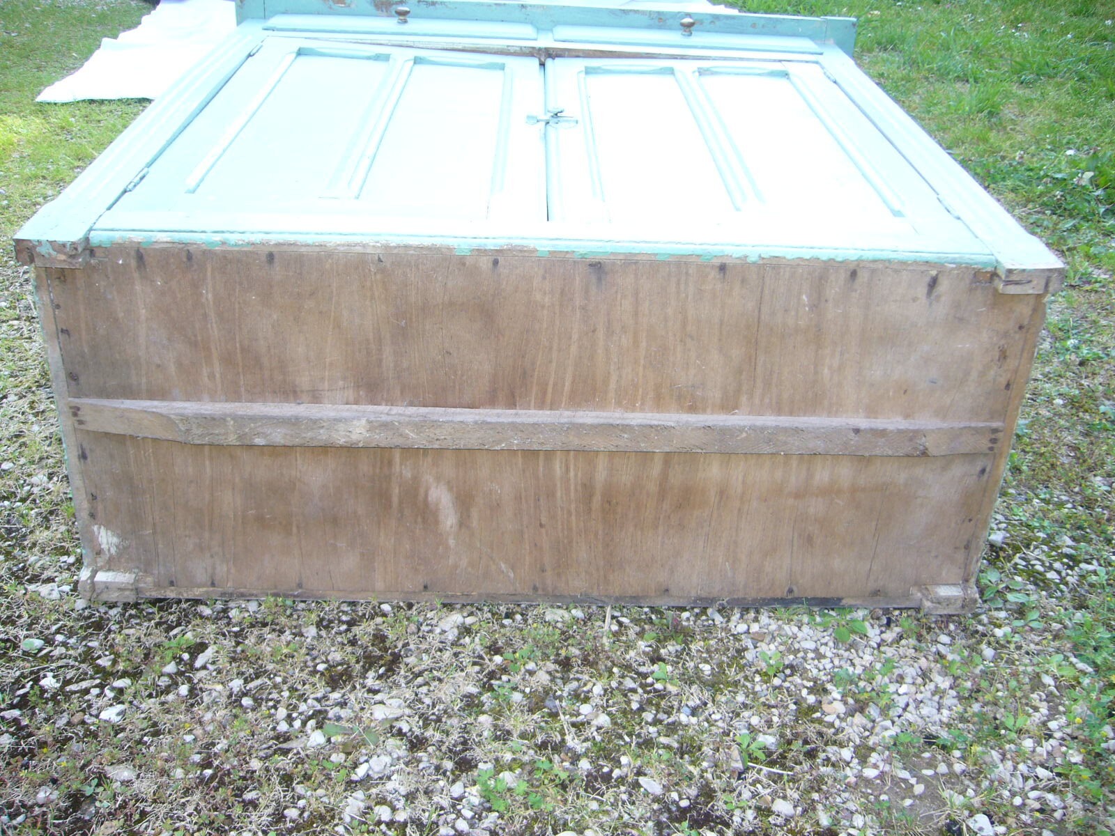 Old pine wood confectioner