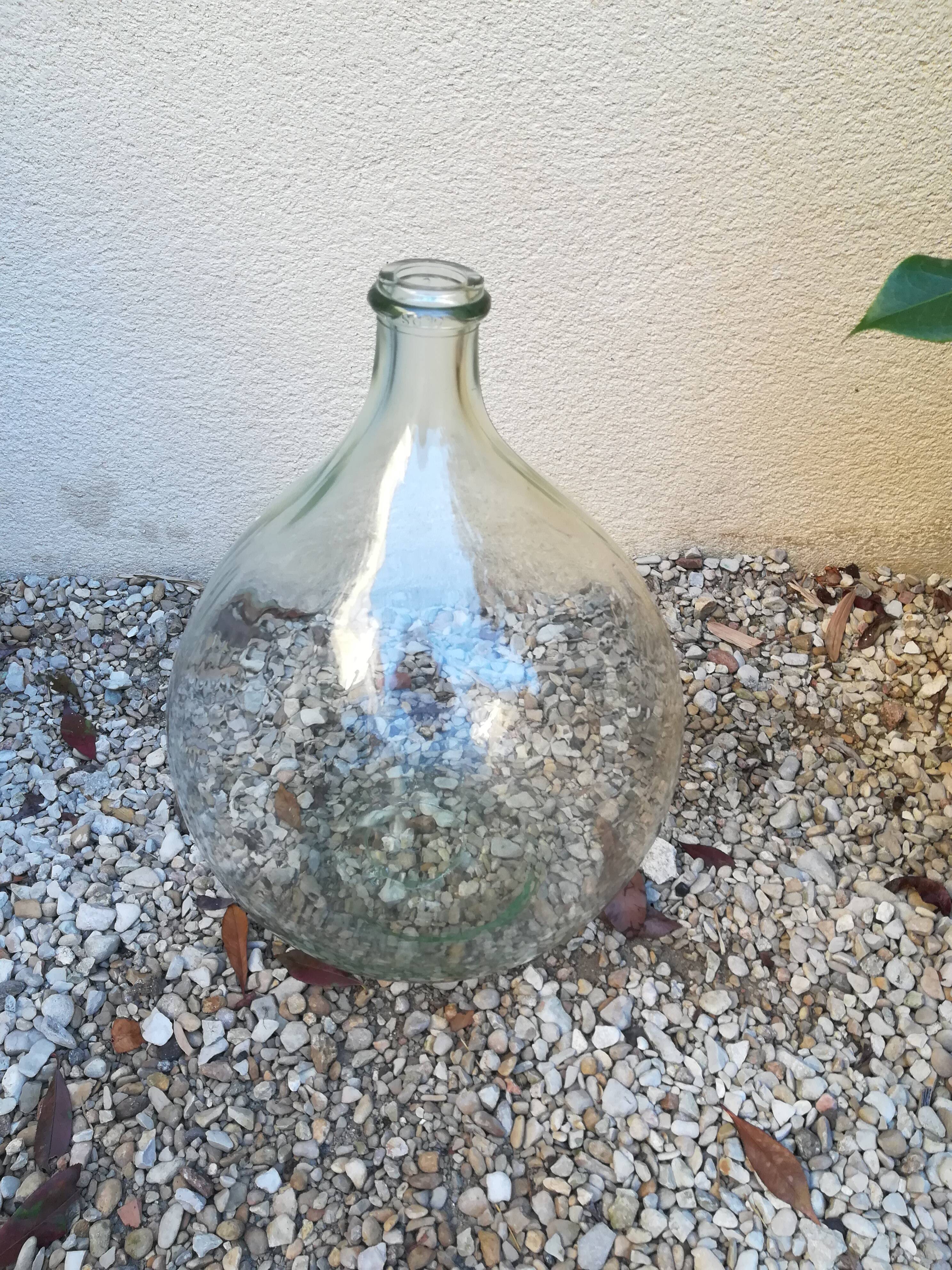 Demijohn in transparent glass