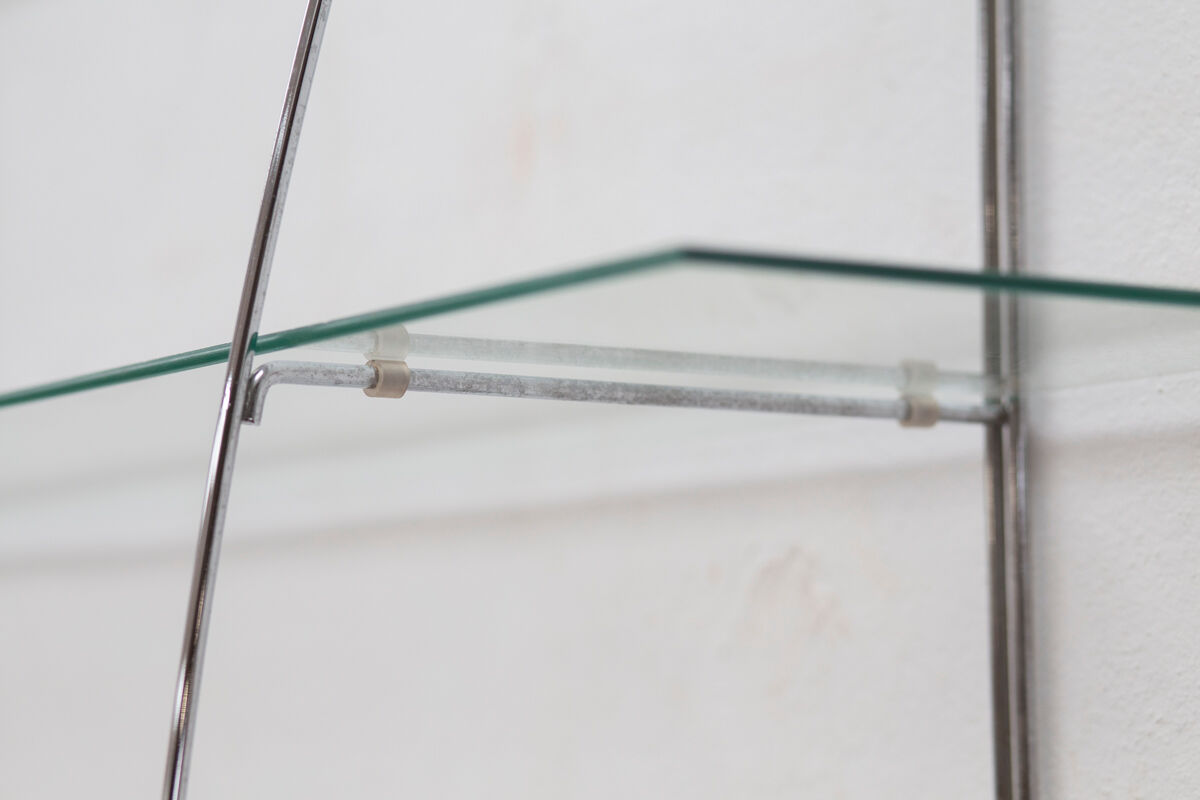 Wall rack 'sail' in chrome and glass